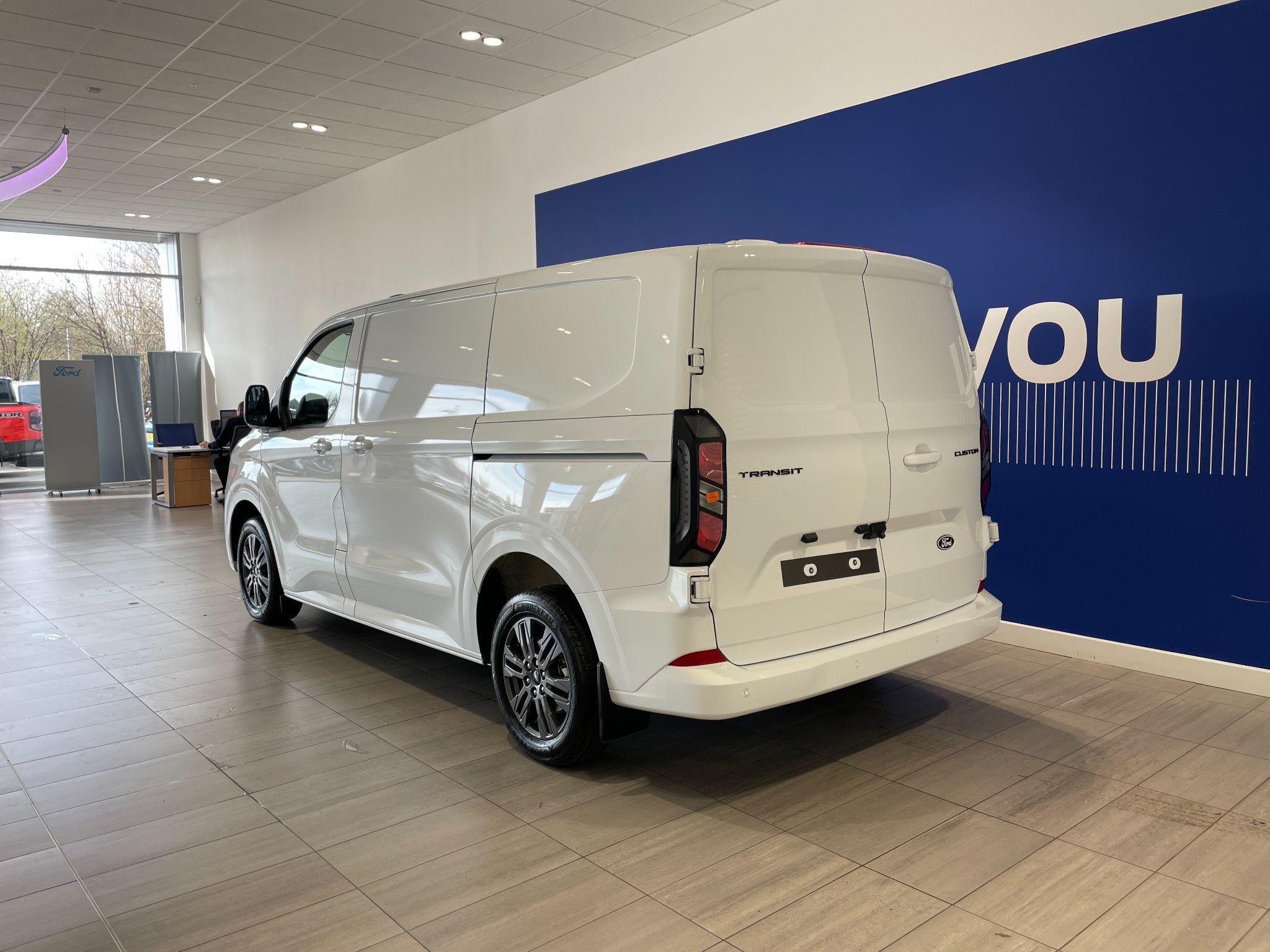 Ford Transit Custom Image 4