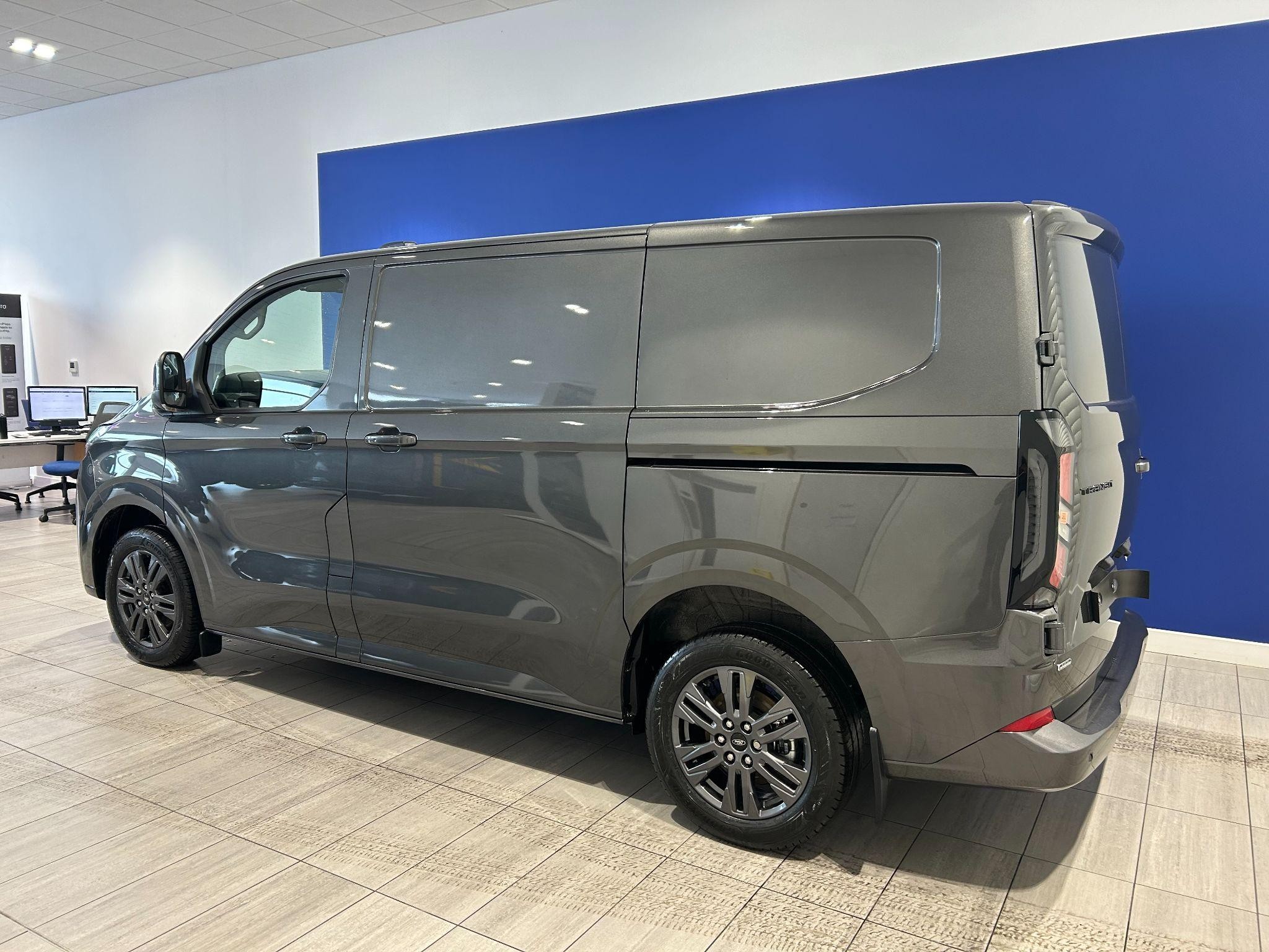Ford Transit Custom Image 10