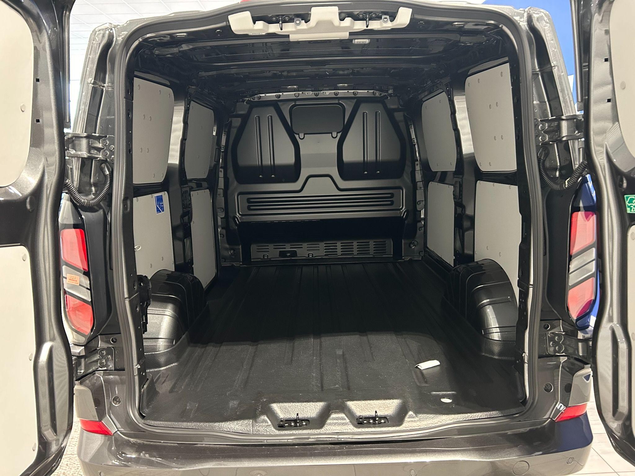 Ford Transit Custom Image 12