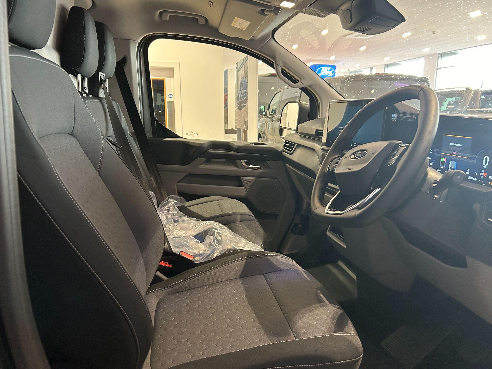 Ford Transit Custom Image 15