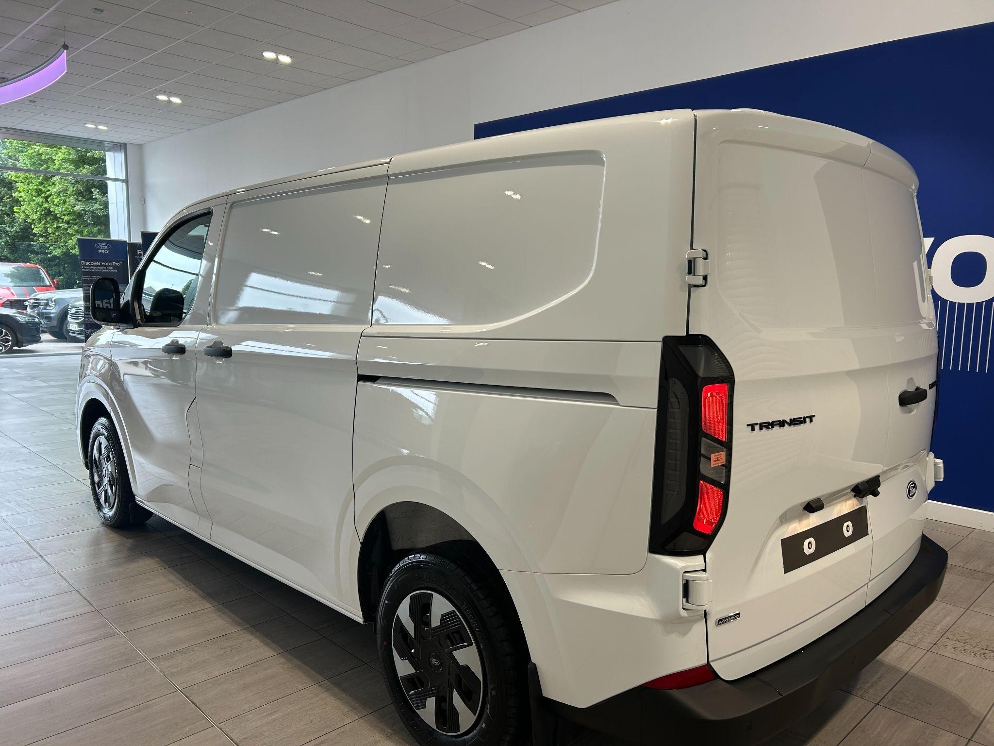 Ford Transit Custom Image 6