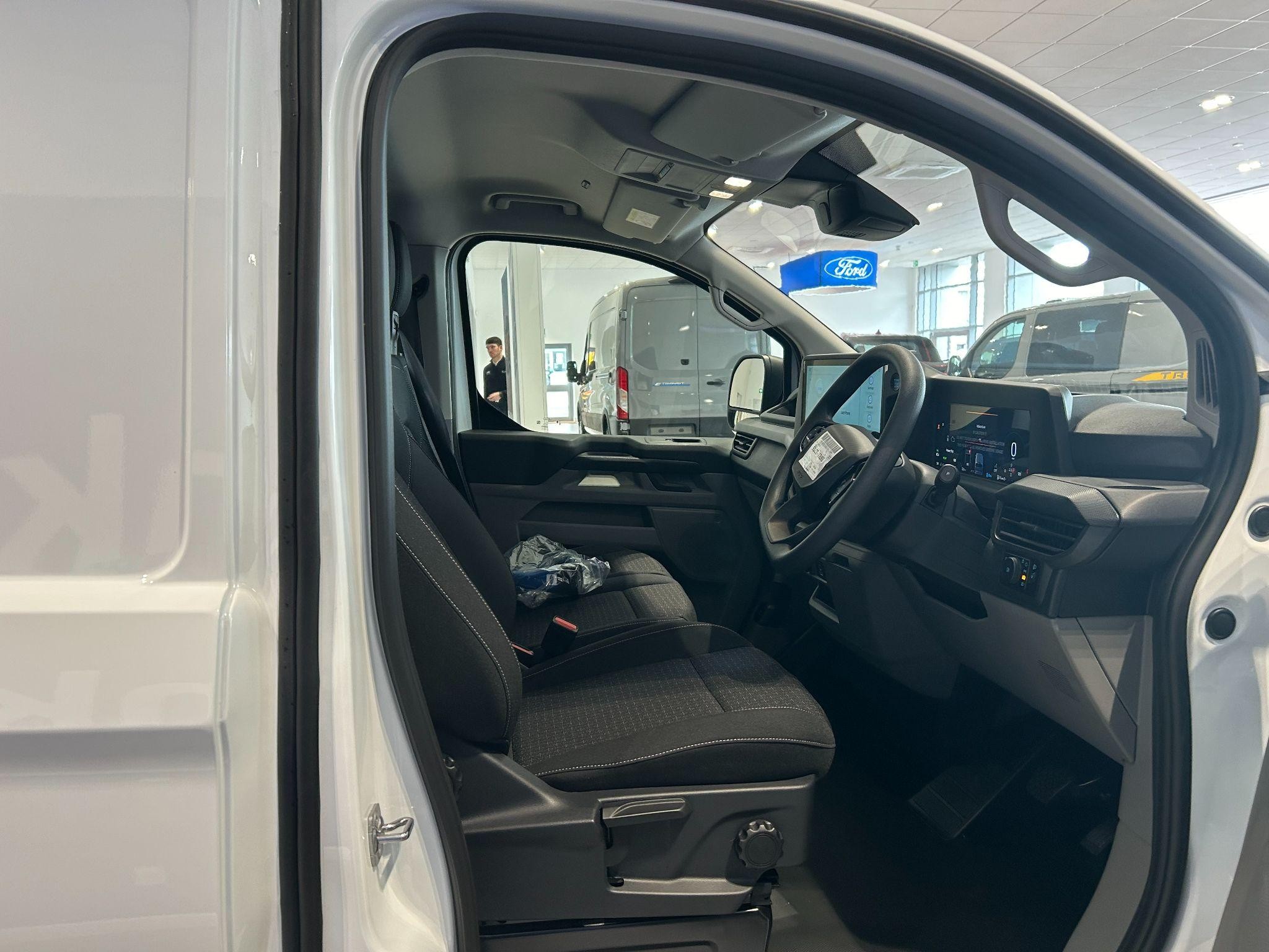 Ford Transit Custom Image 9