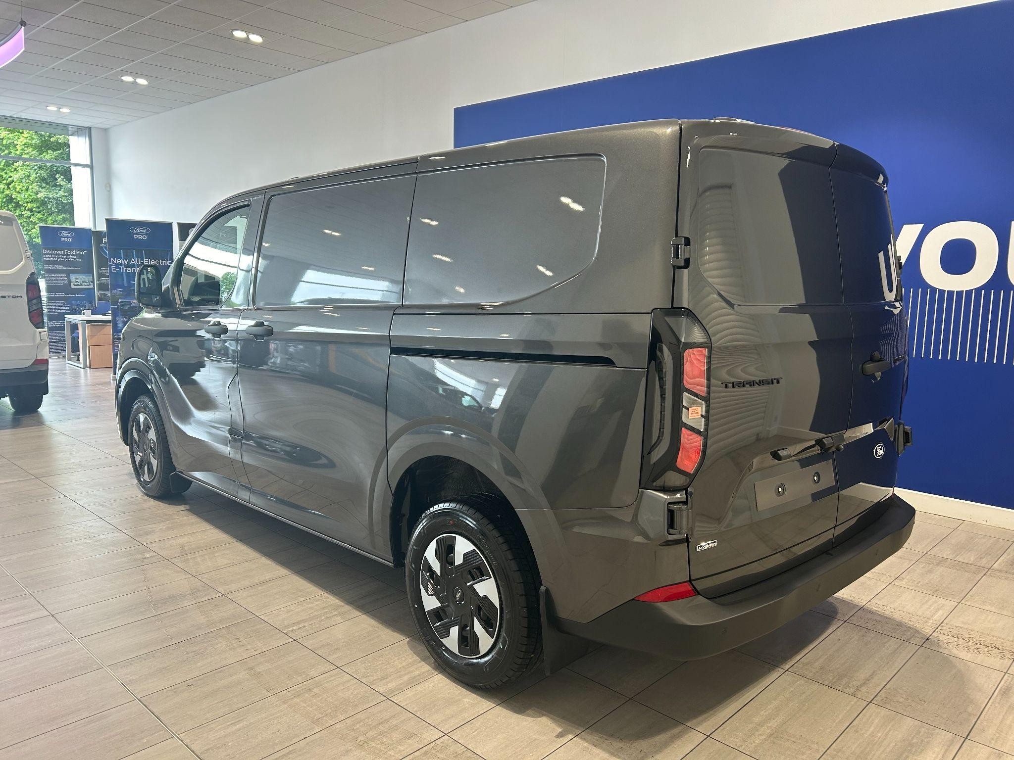 Ford Transit Custom Image 5
