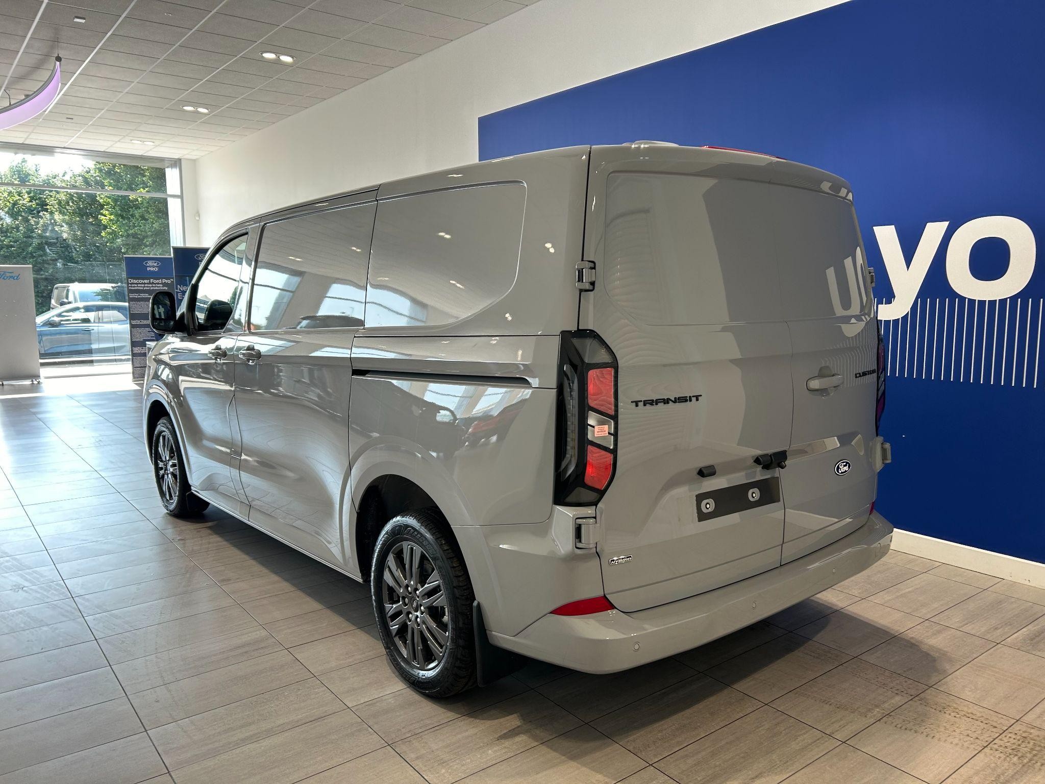 Ford Transit Custom Image 5