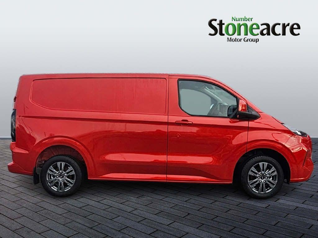 Ford Transit Custom Image 4