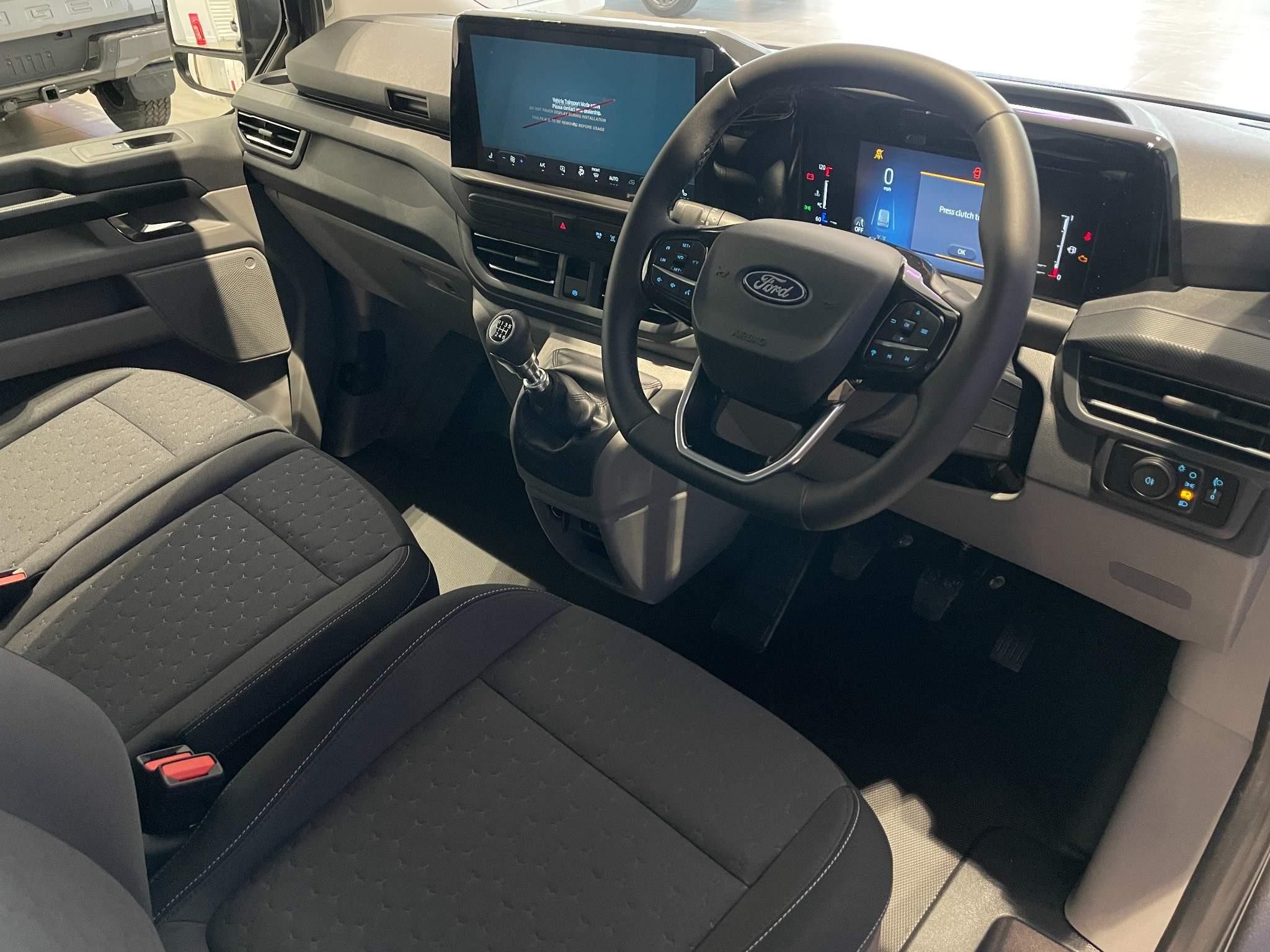 Ford Transit Custom Image 11