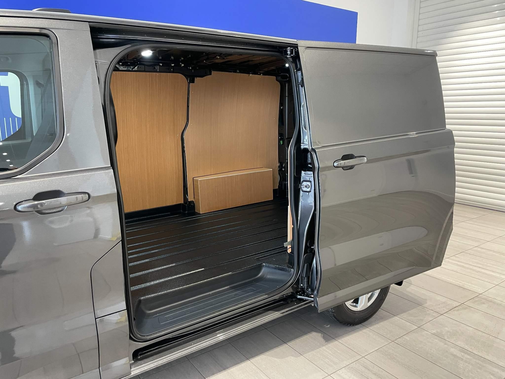 Ford Transit Custom Image 13