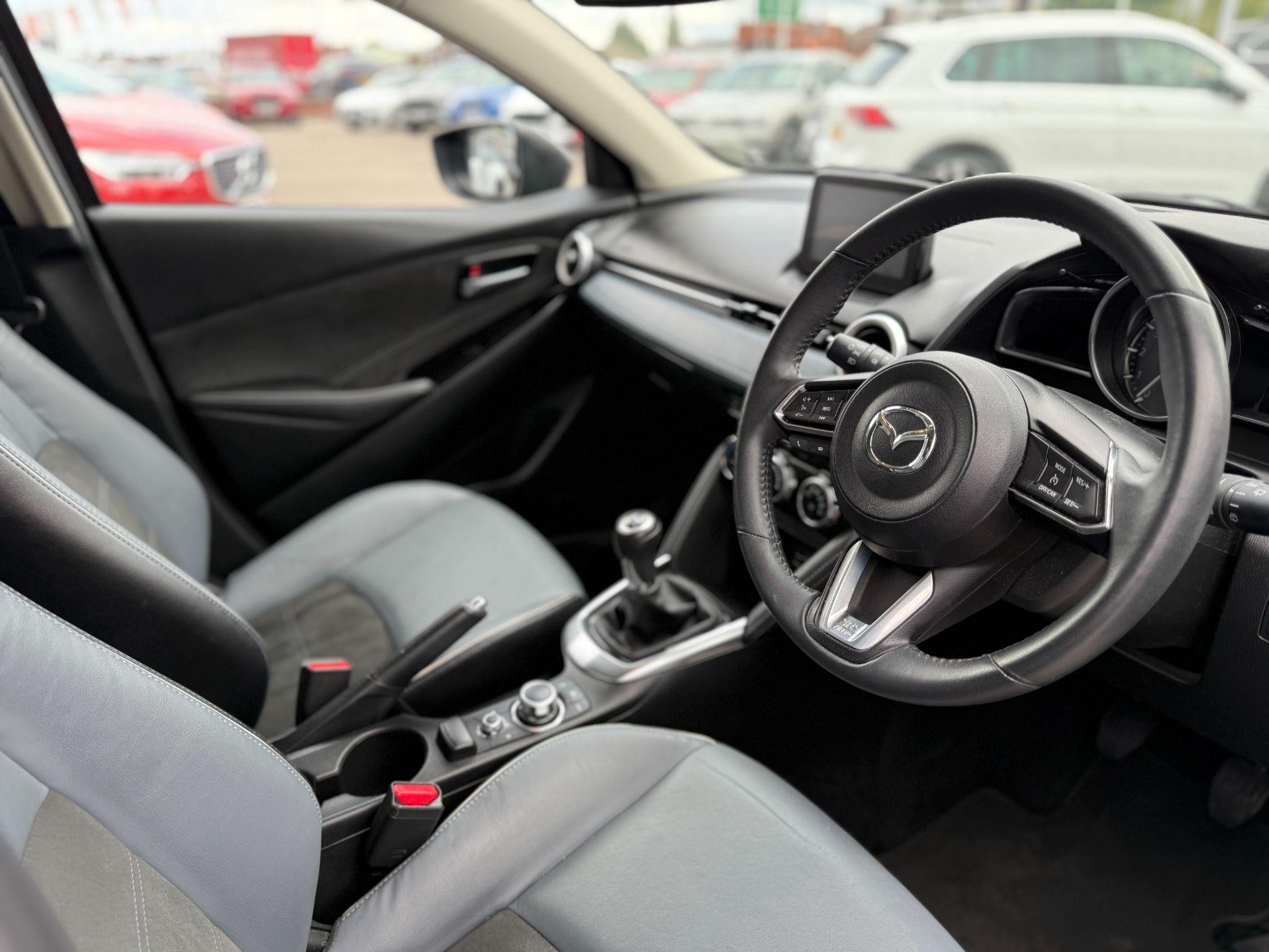 Mazda2 Image 11