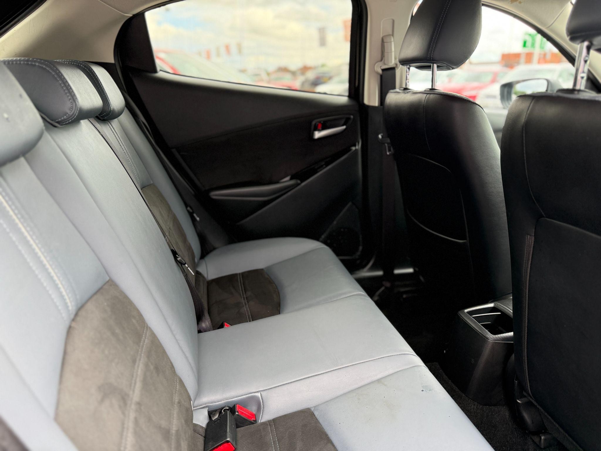 Mazda2 Image 12