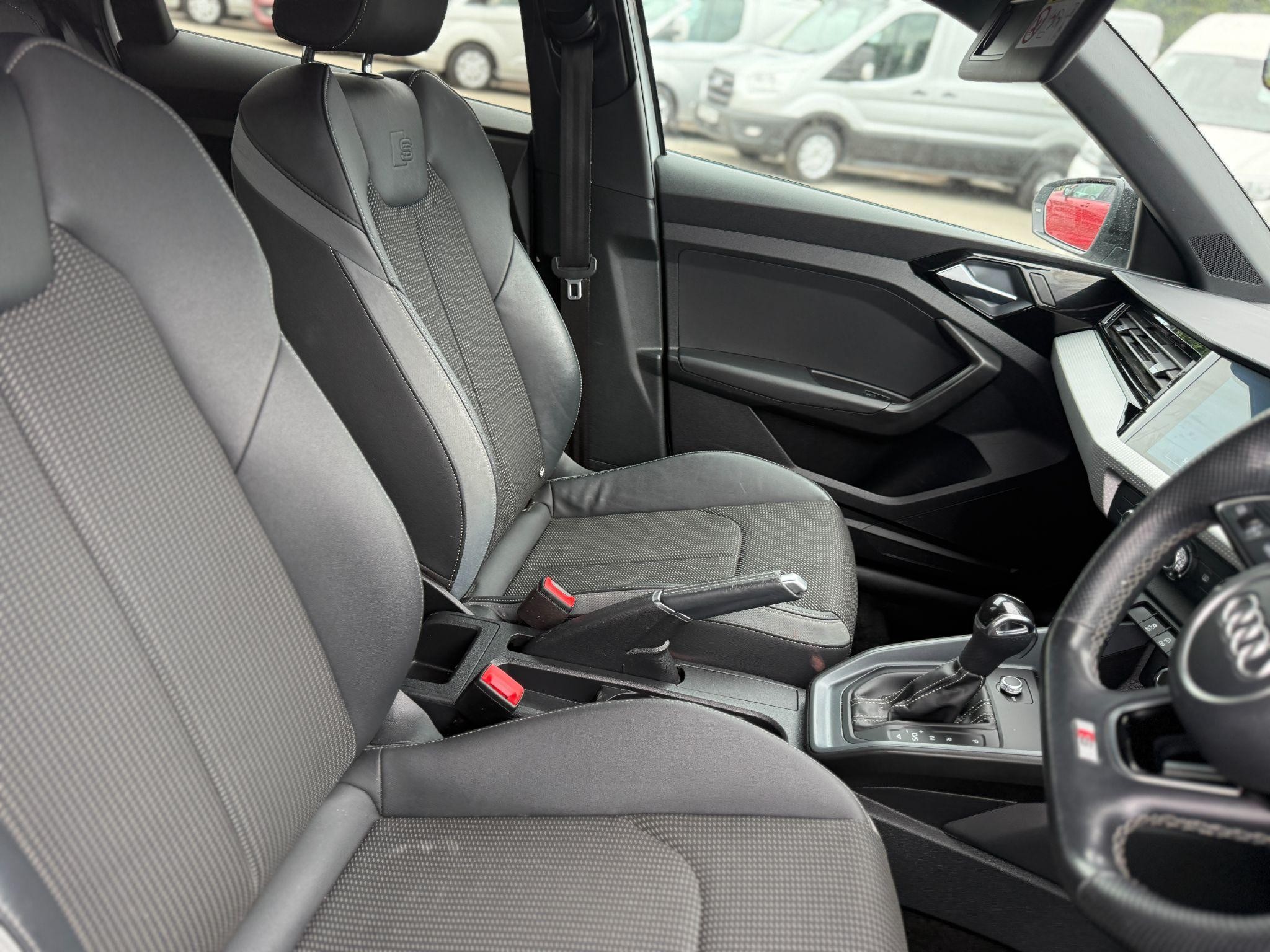Audi A1 Image 12
