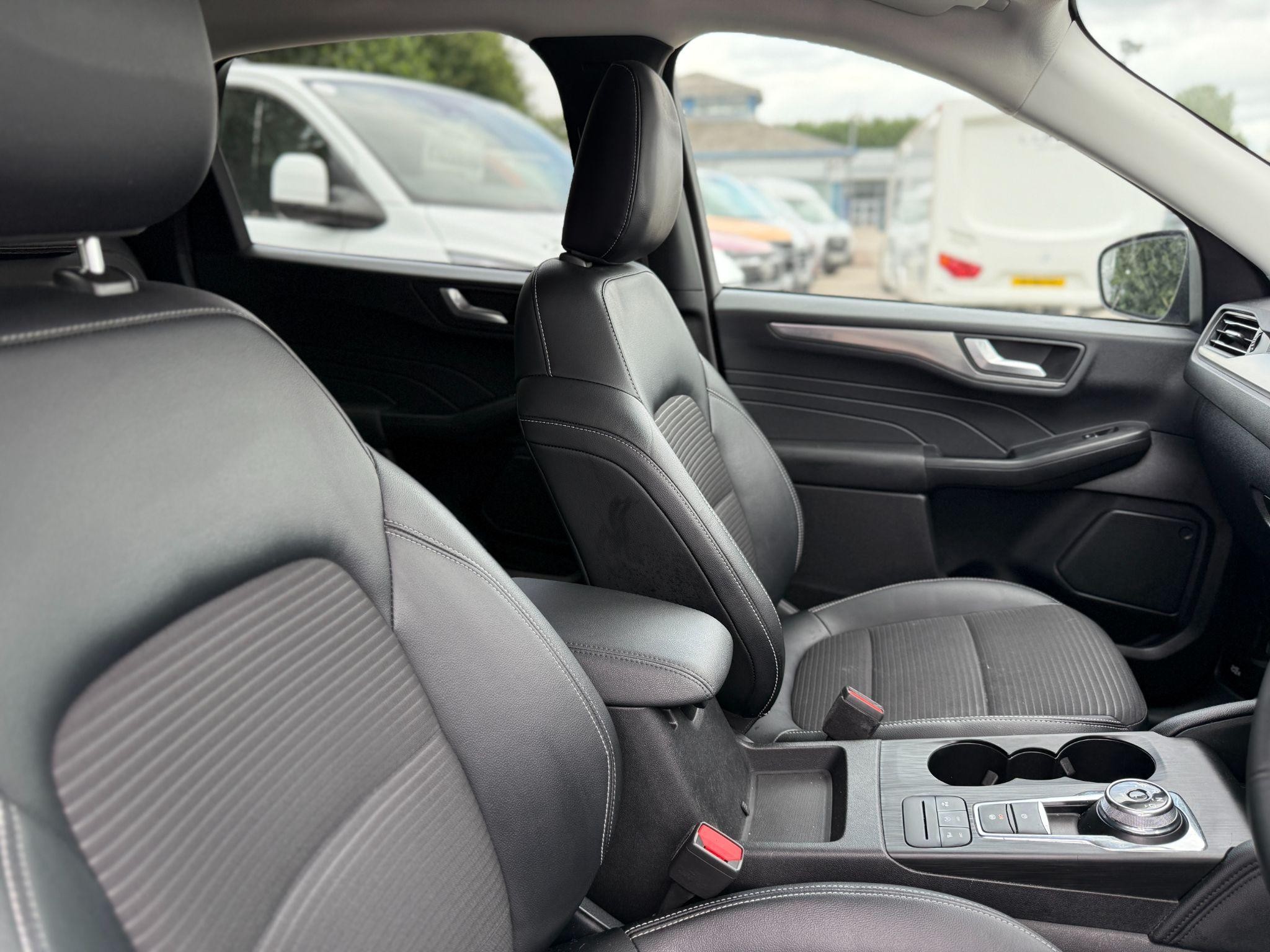 Ford Kuga Image 11