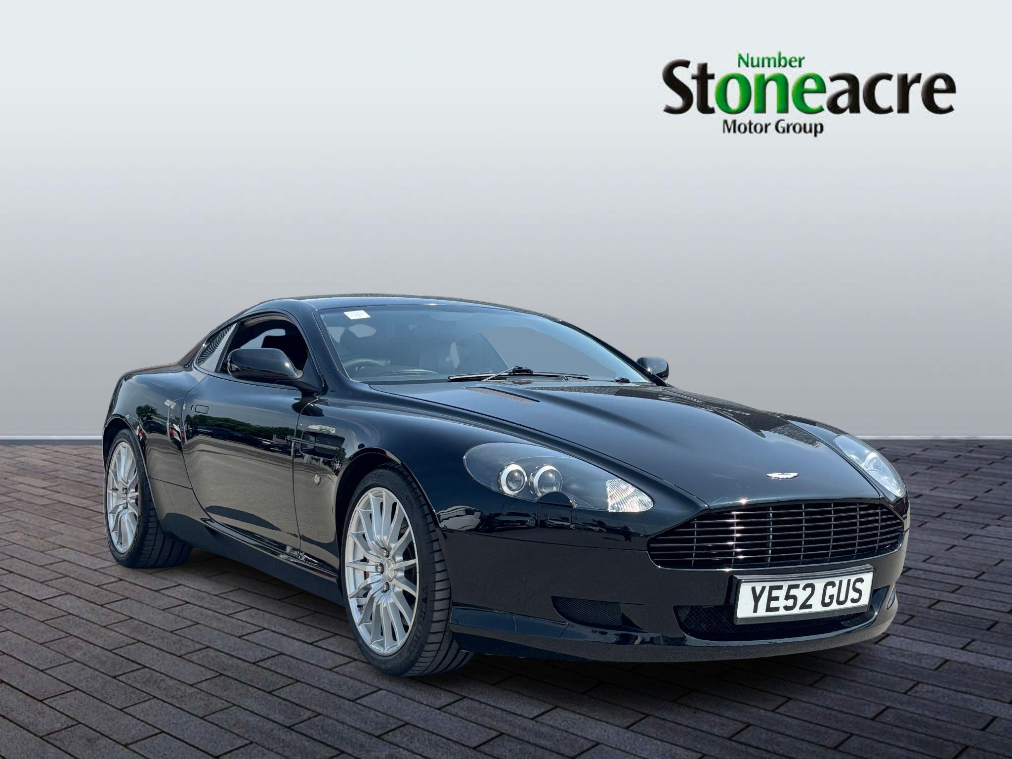 Aston Martin DB9 Image 1