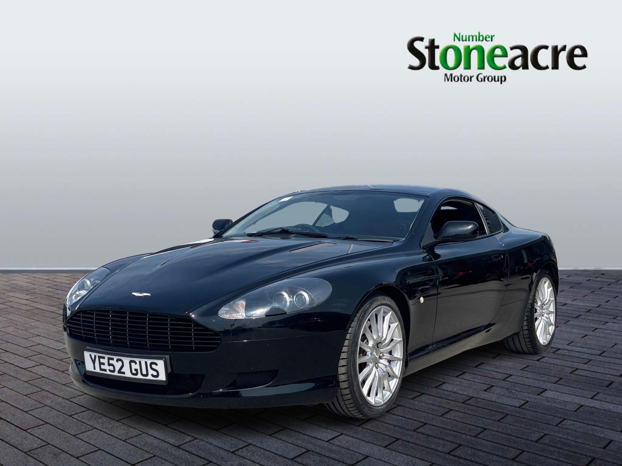 Aston Martin DB9 Image 3