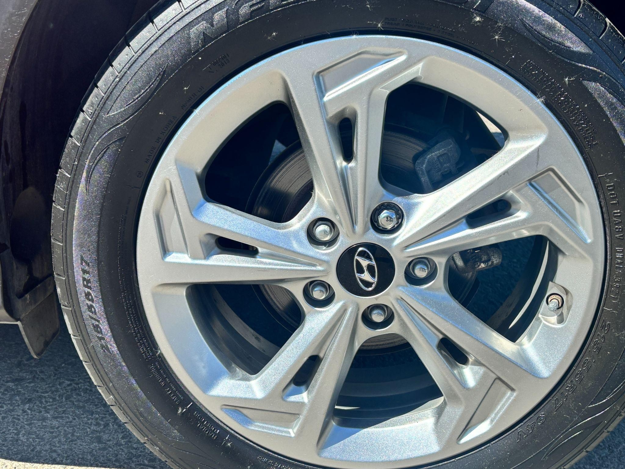 Hyundai KONA Image 21