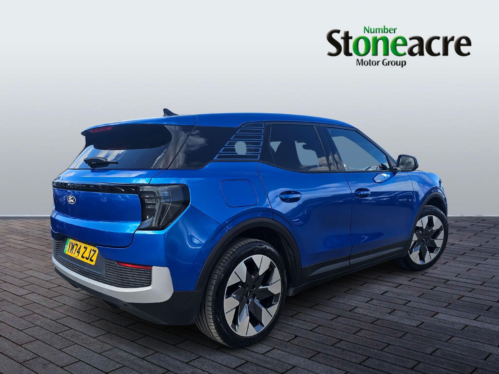Ford Explorer Image 5