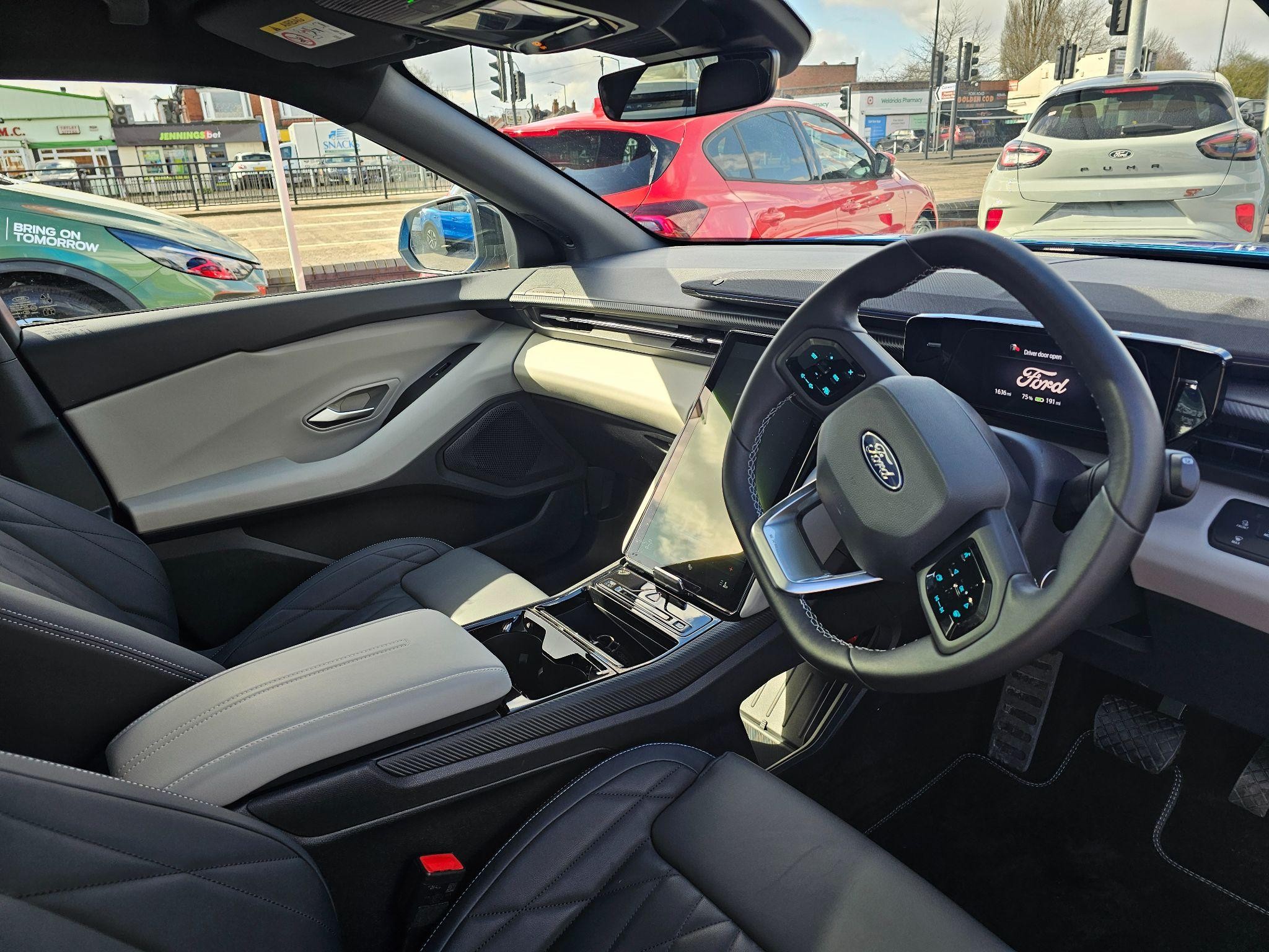 Ford Explorer Image 12