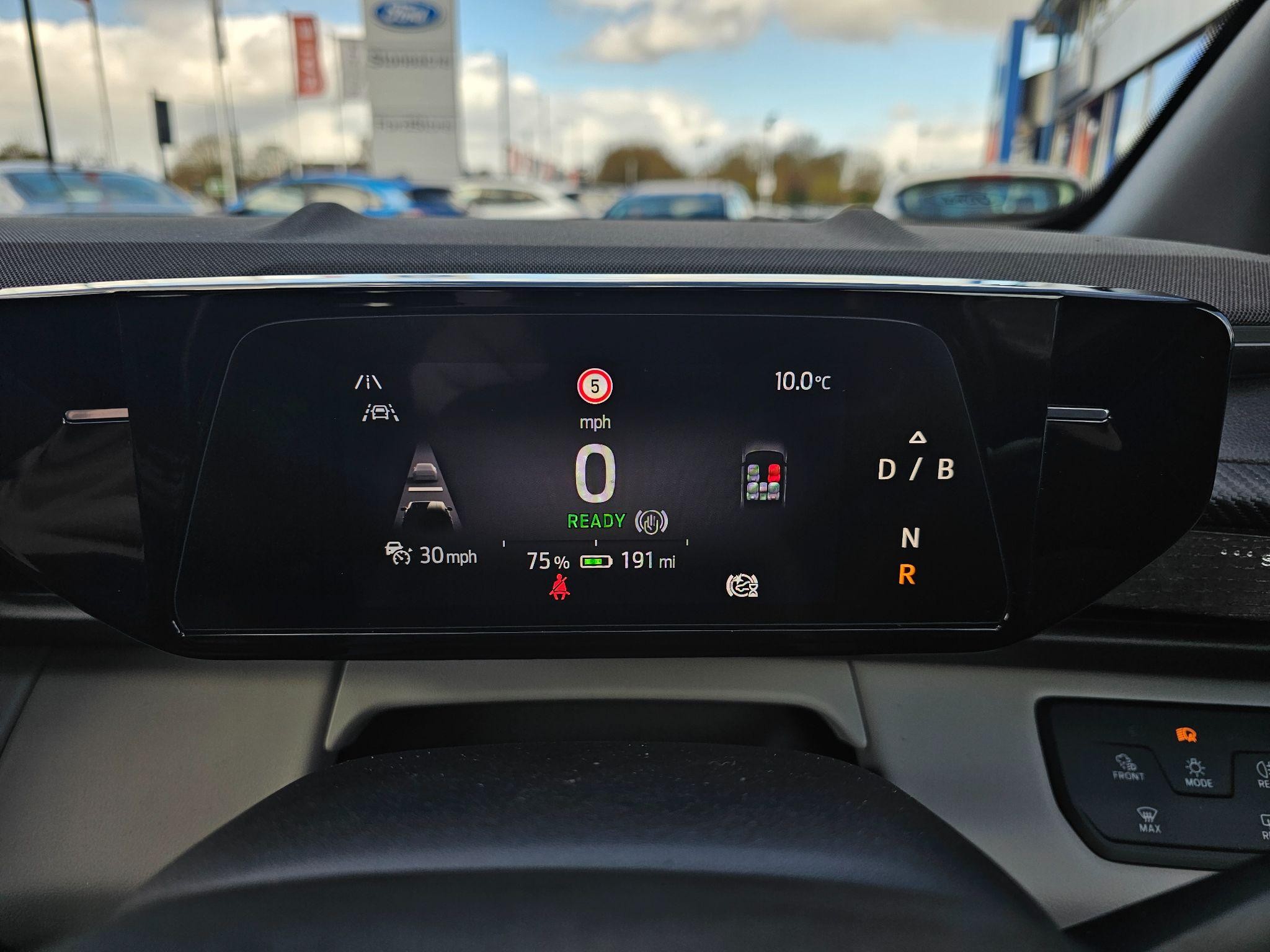 Ford Explorer Image 18
