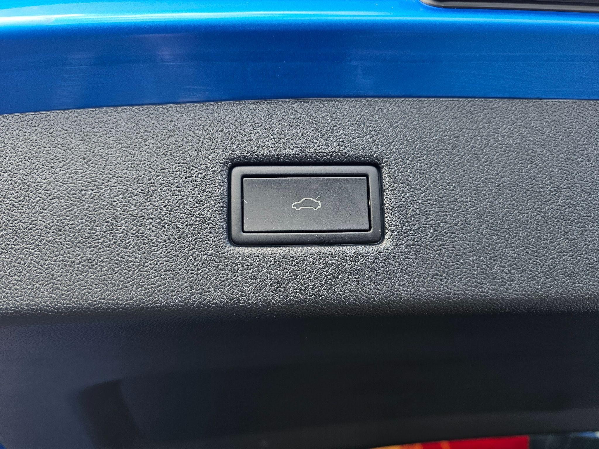 Ford Explorer Image 25