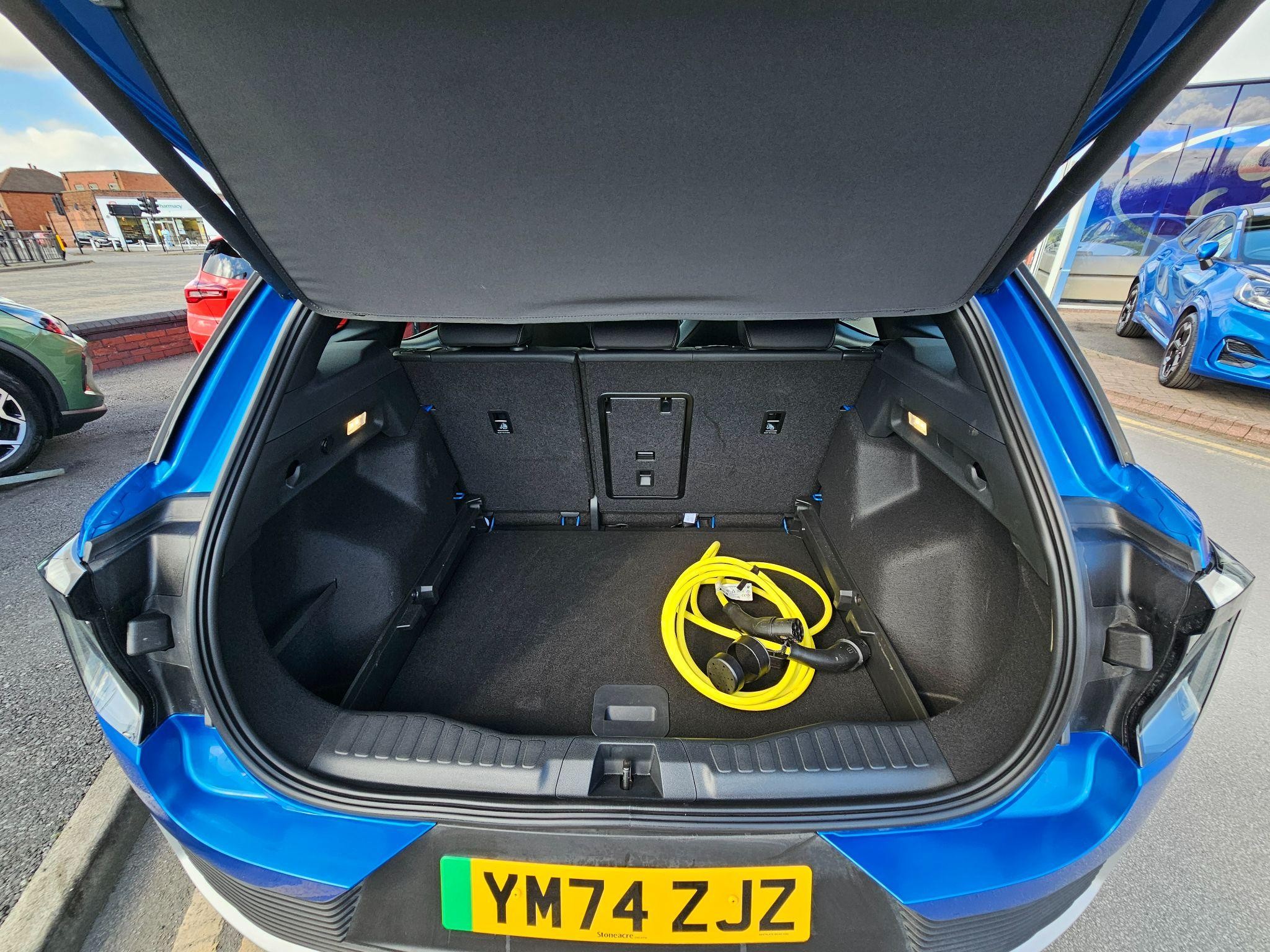 Ford Explorer Image 26