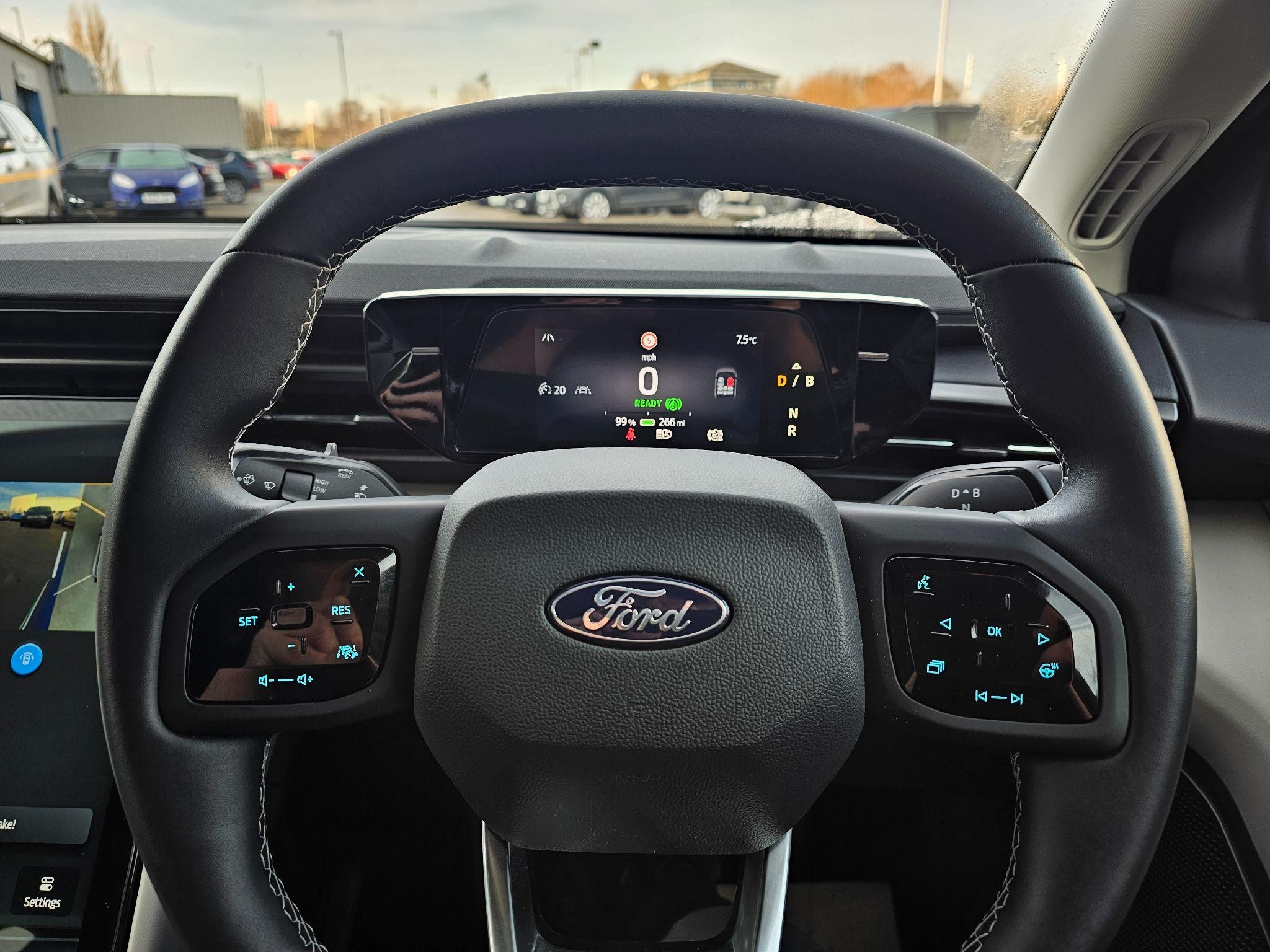 Ford Explorer Image 11