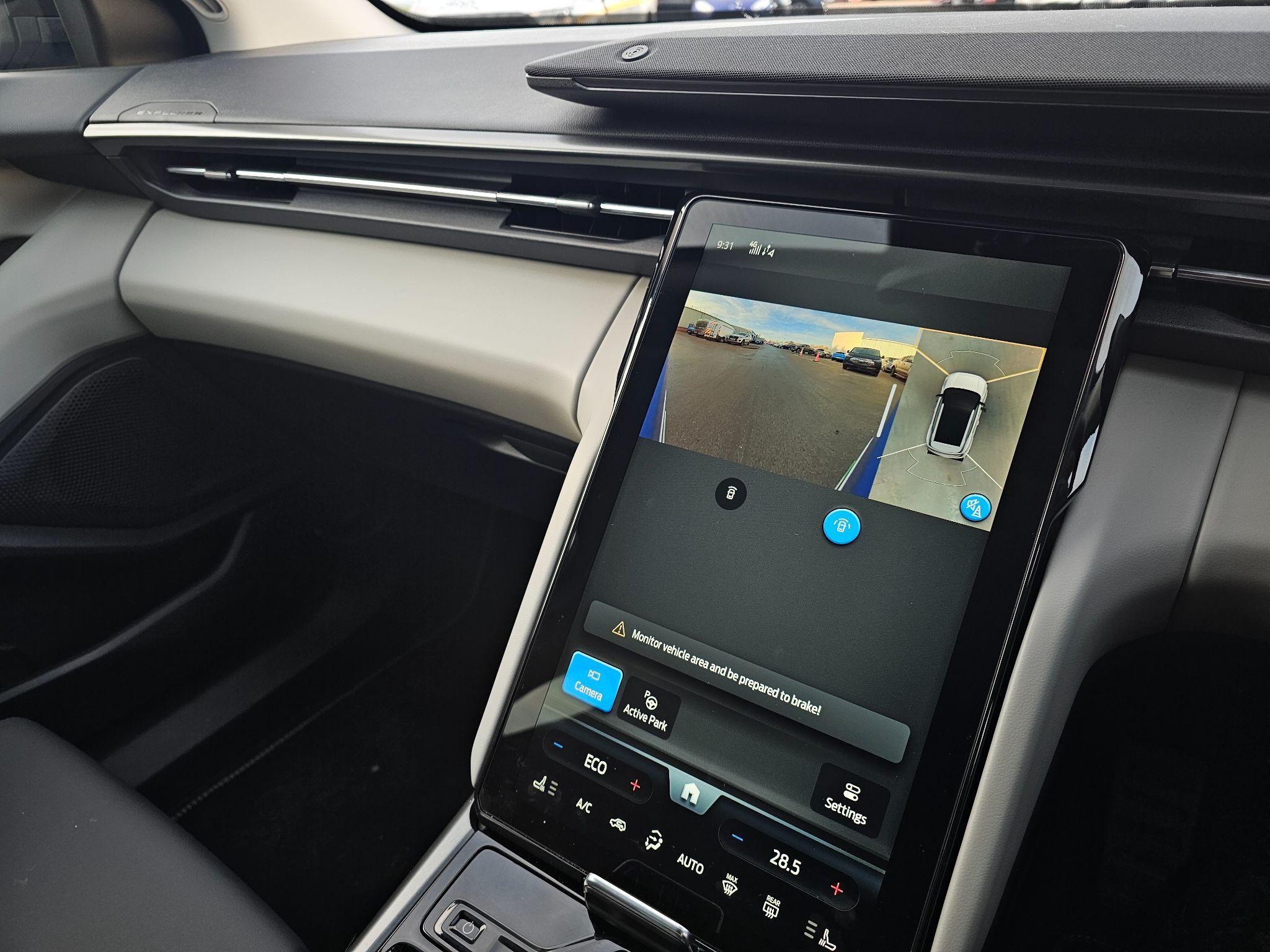 Ford Explorer Image 15