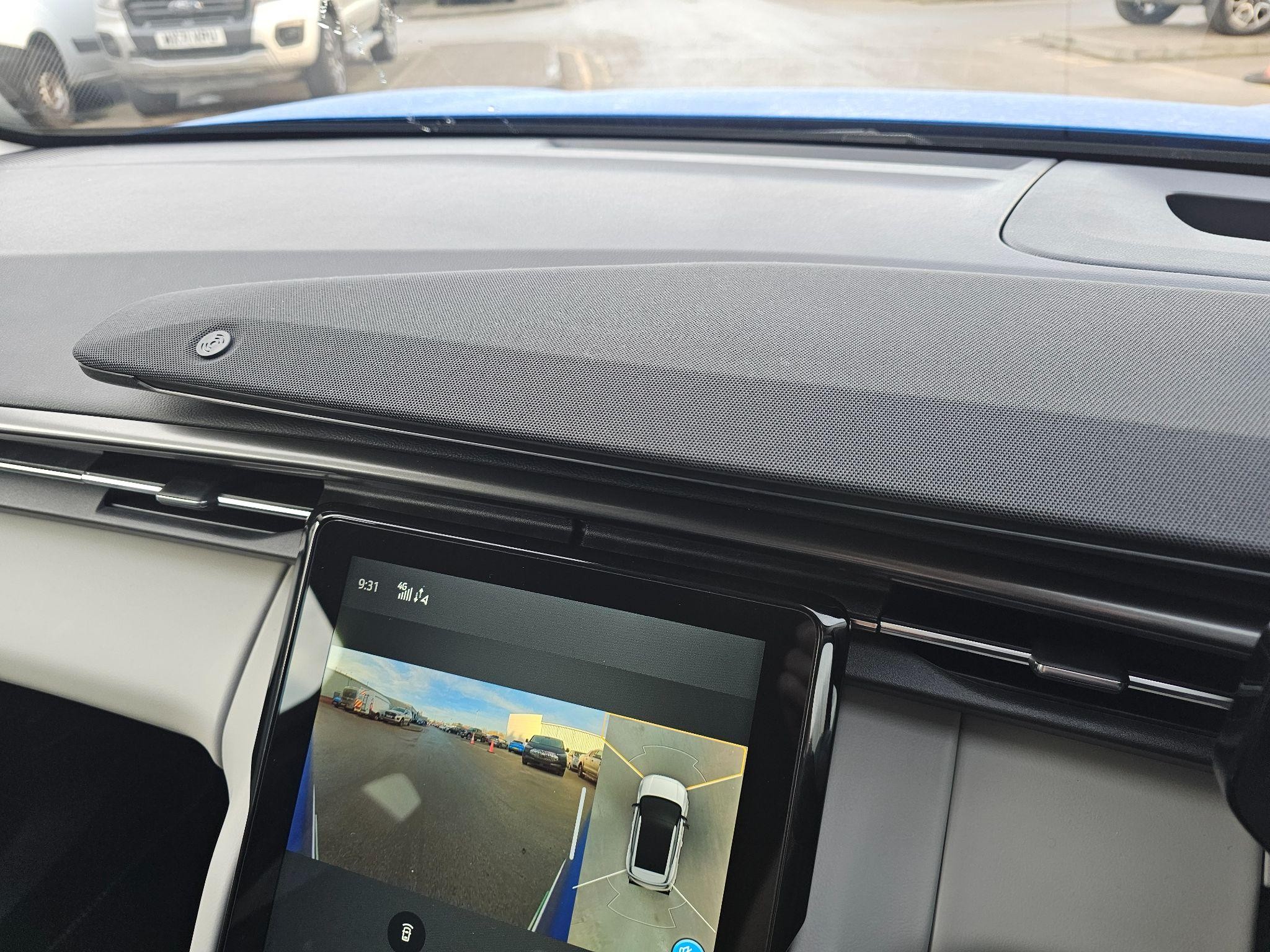 Ford Explorer Image 17