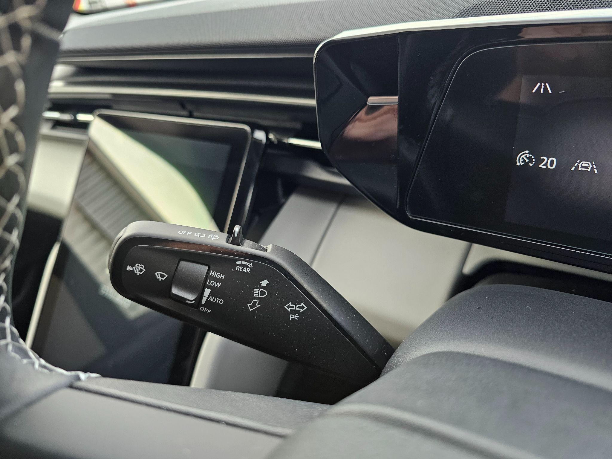 Ford Explorer Image 20