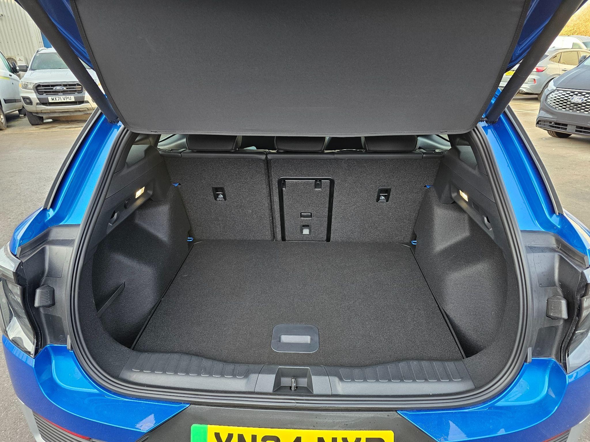 Ford Explorer Image 26
