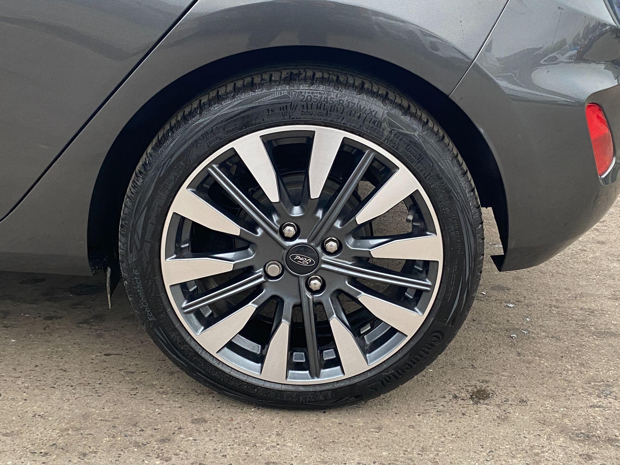 Ford Fiesta Image 11
