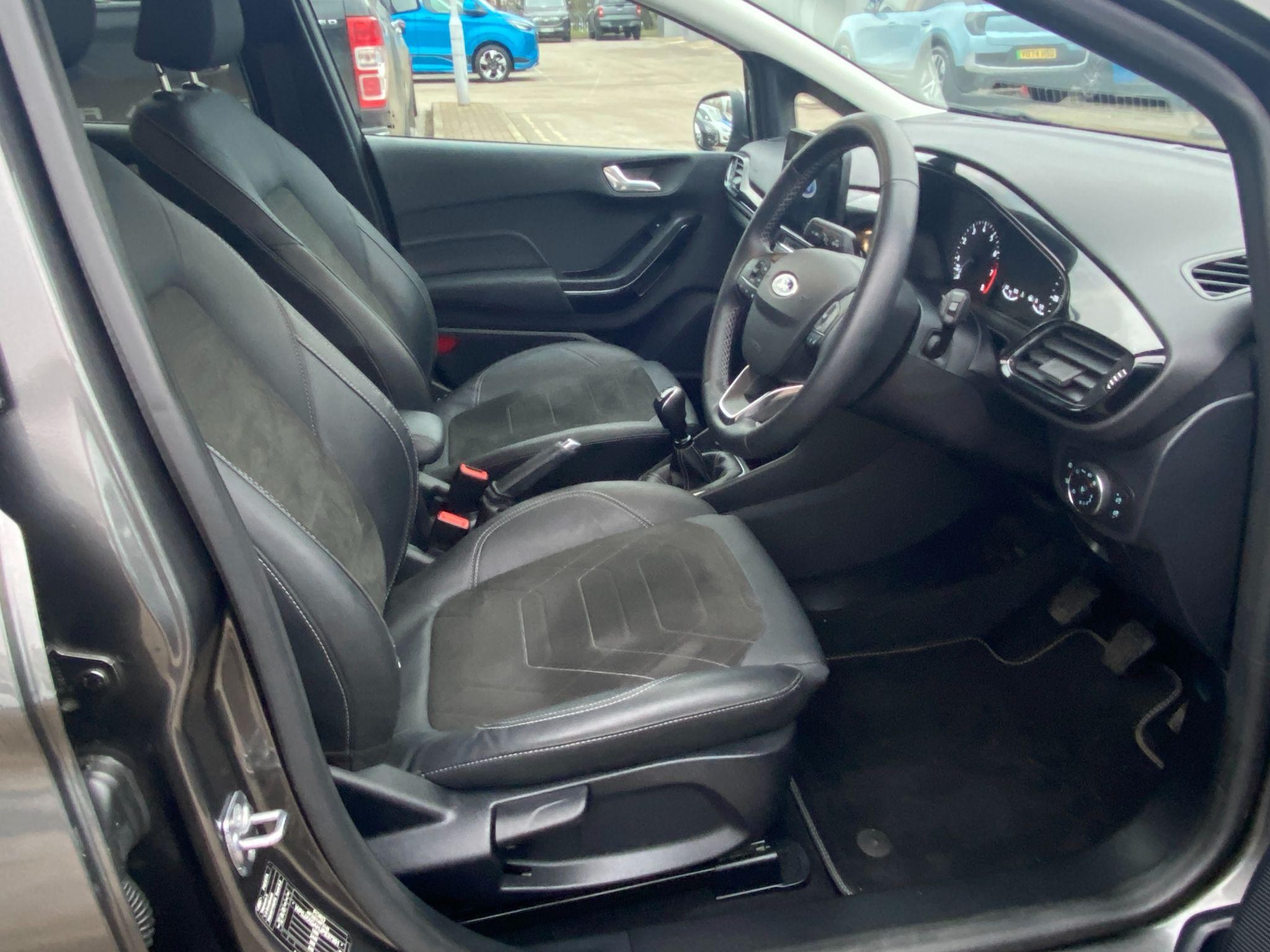 Ford Fiesta Image 13