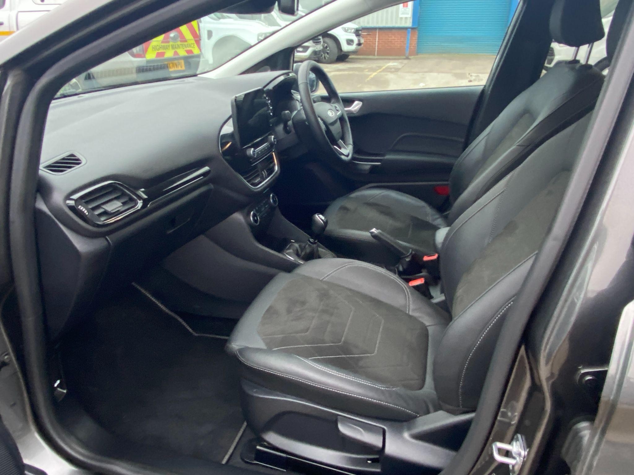 Ford Fiesta Image 14
