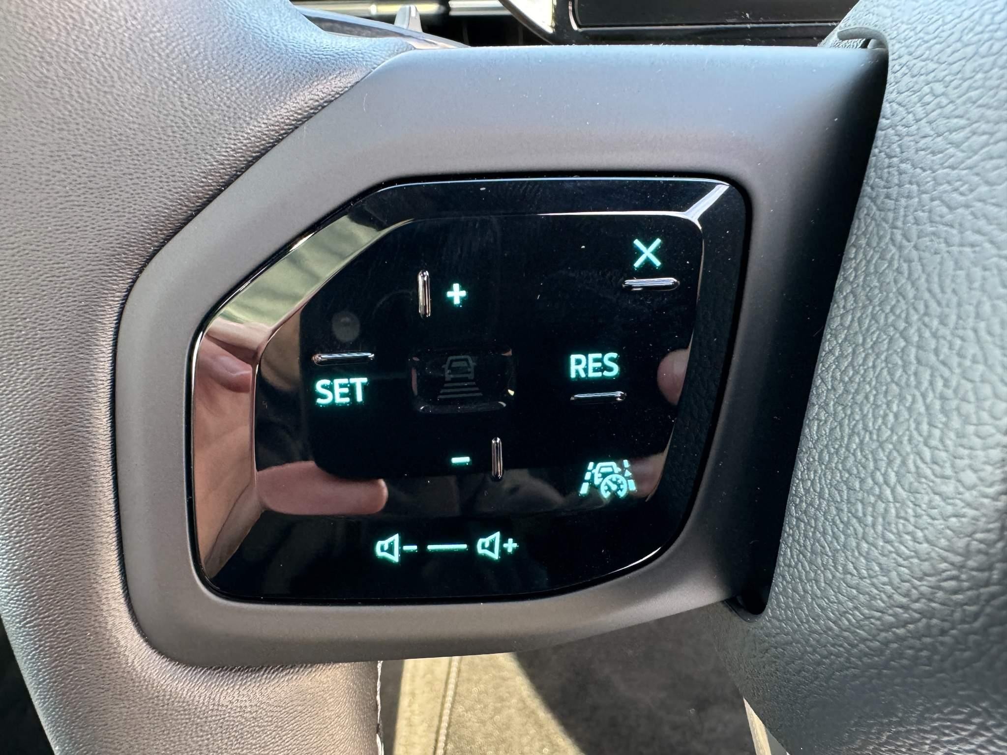 Ford Explorer Image 13