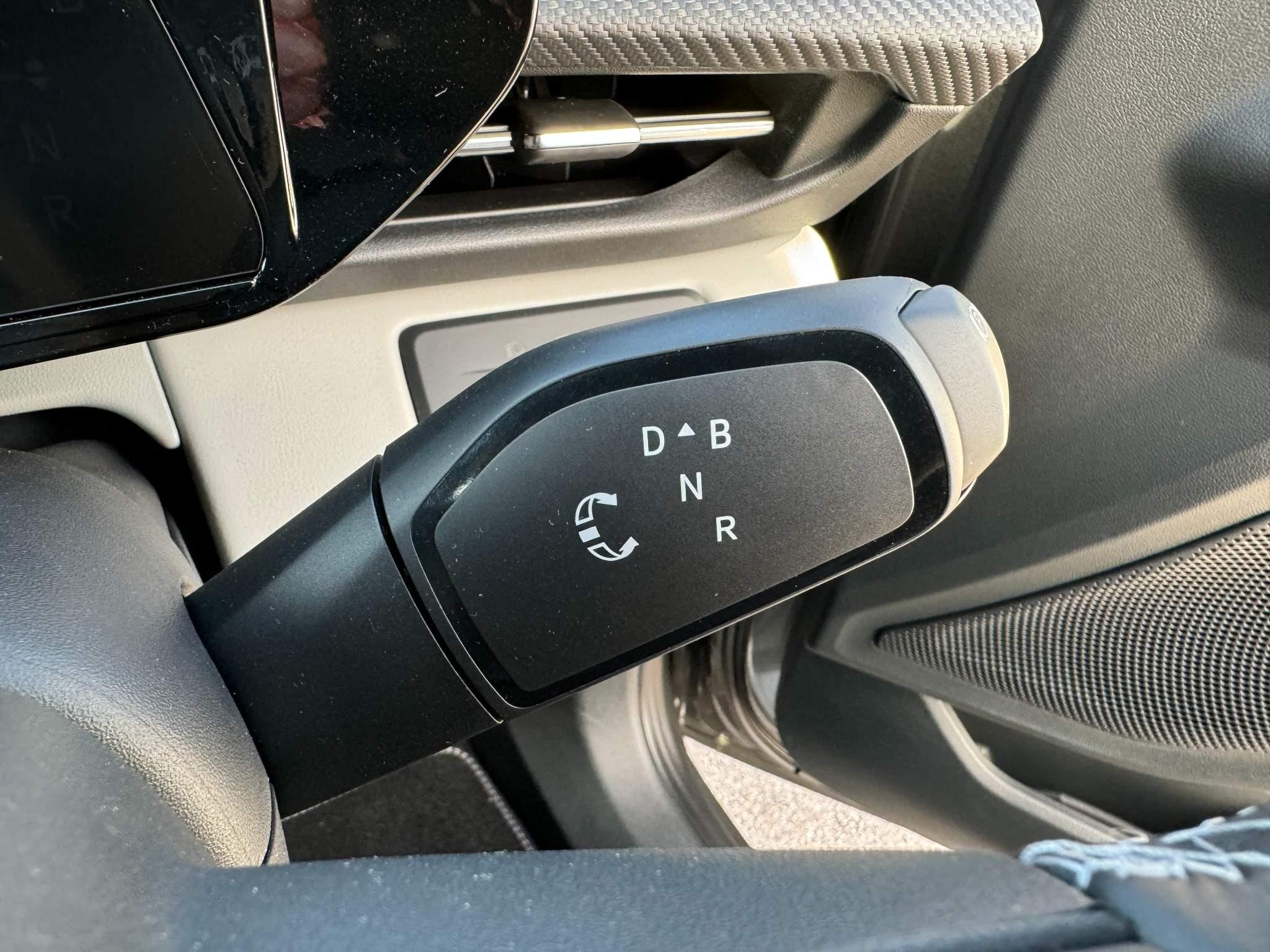 Ford Explorer Image 16