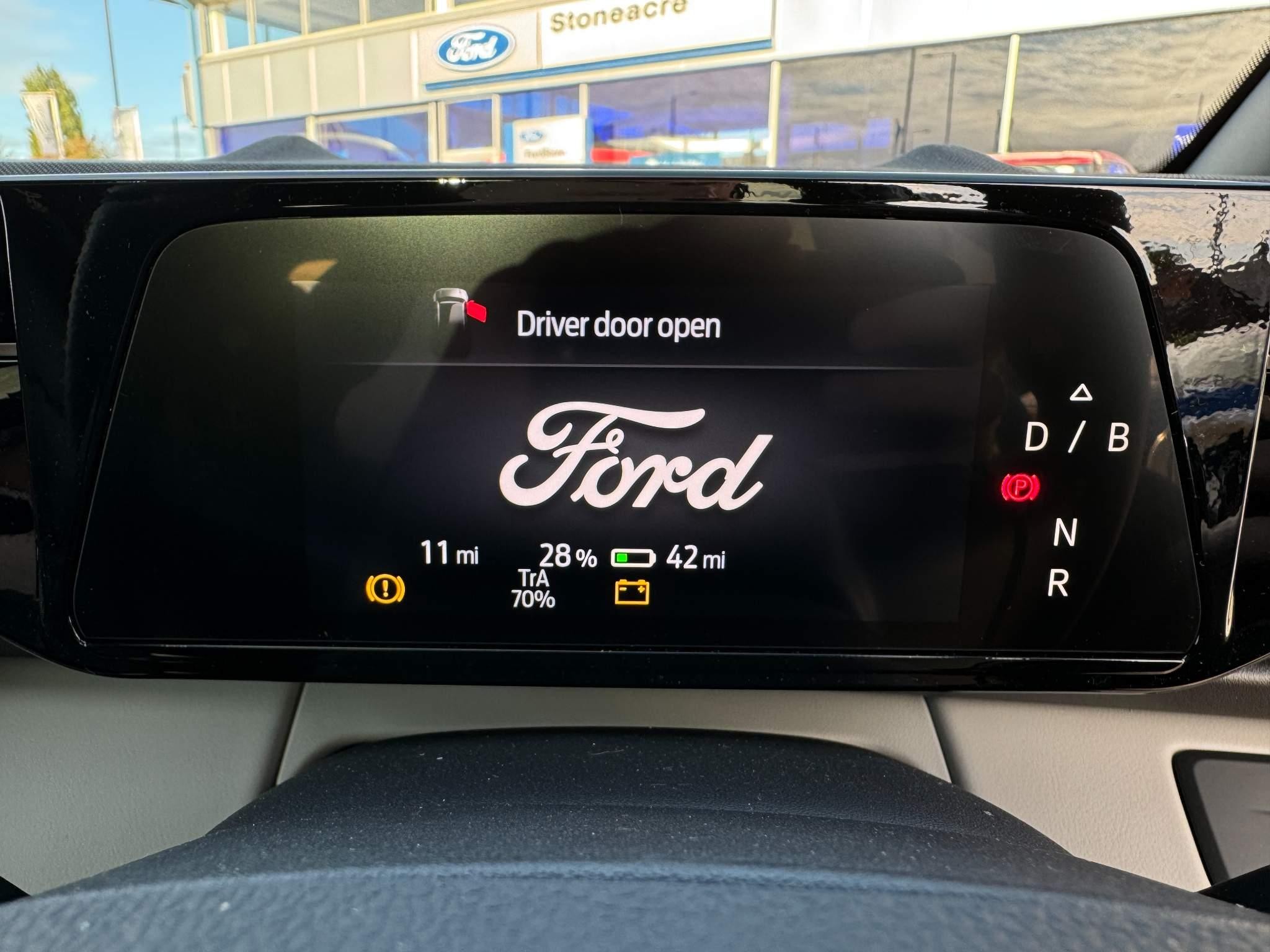 Ford Explorer Image 20