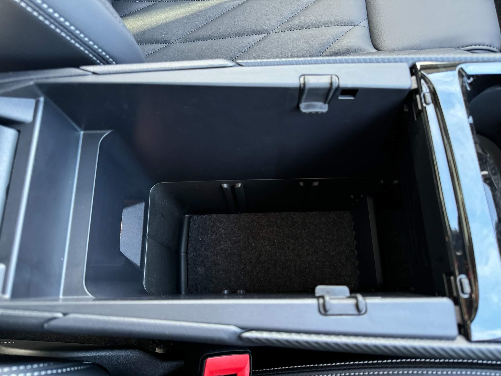 Ford Explorer Image 24