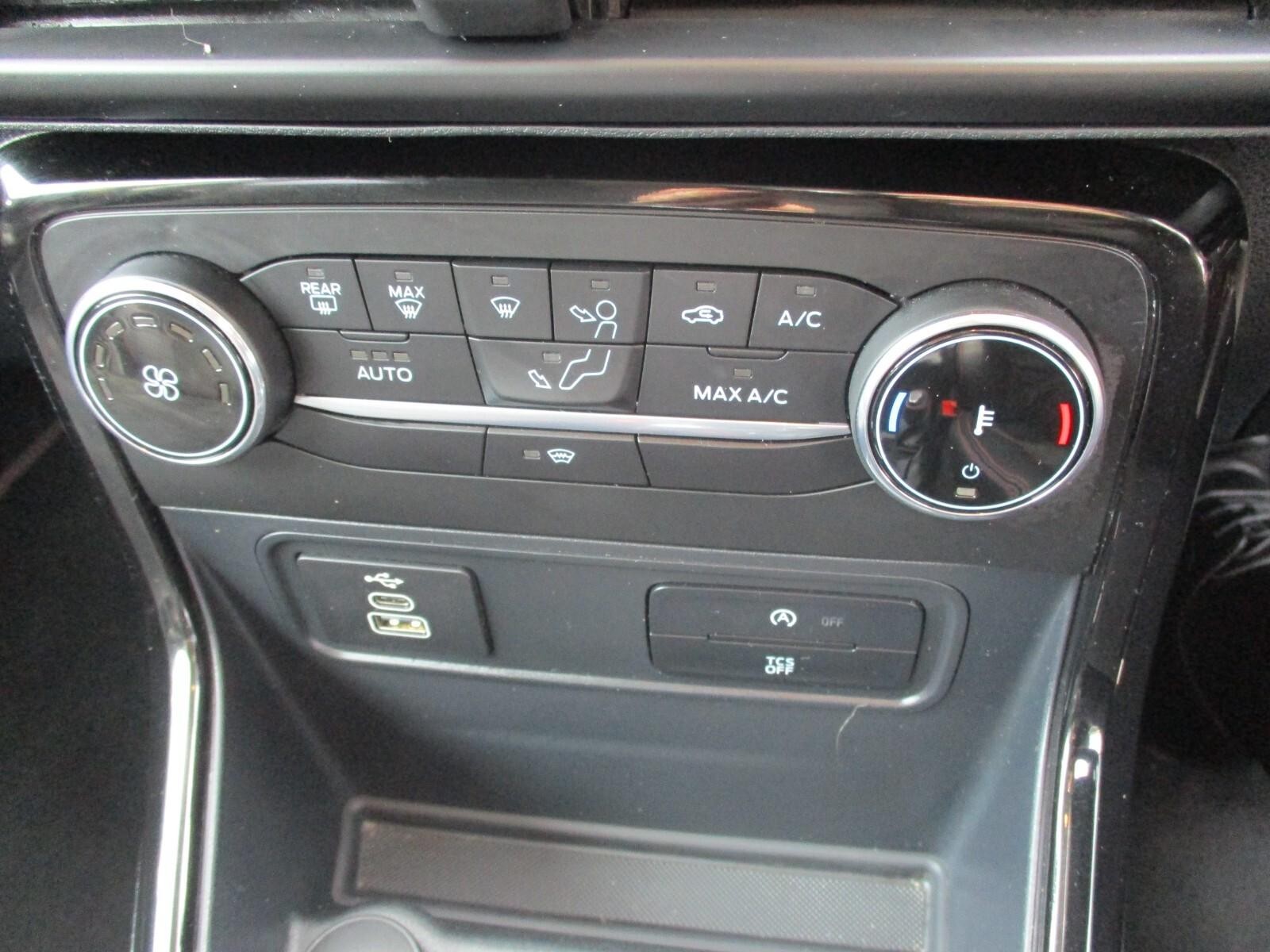 Ford EcoSport Image 21