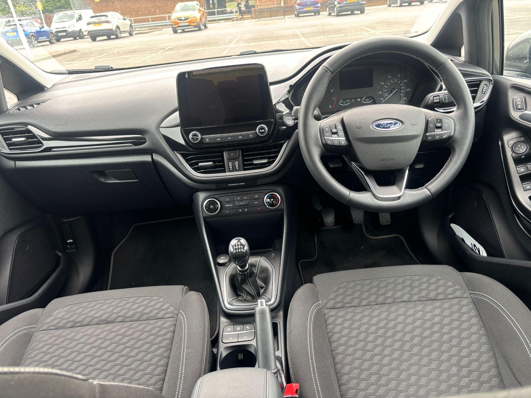 Ford Fiesta Image 18