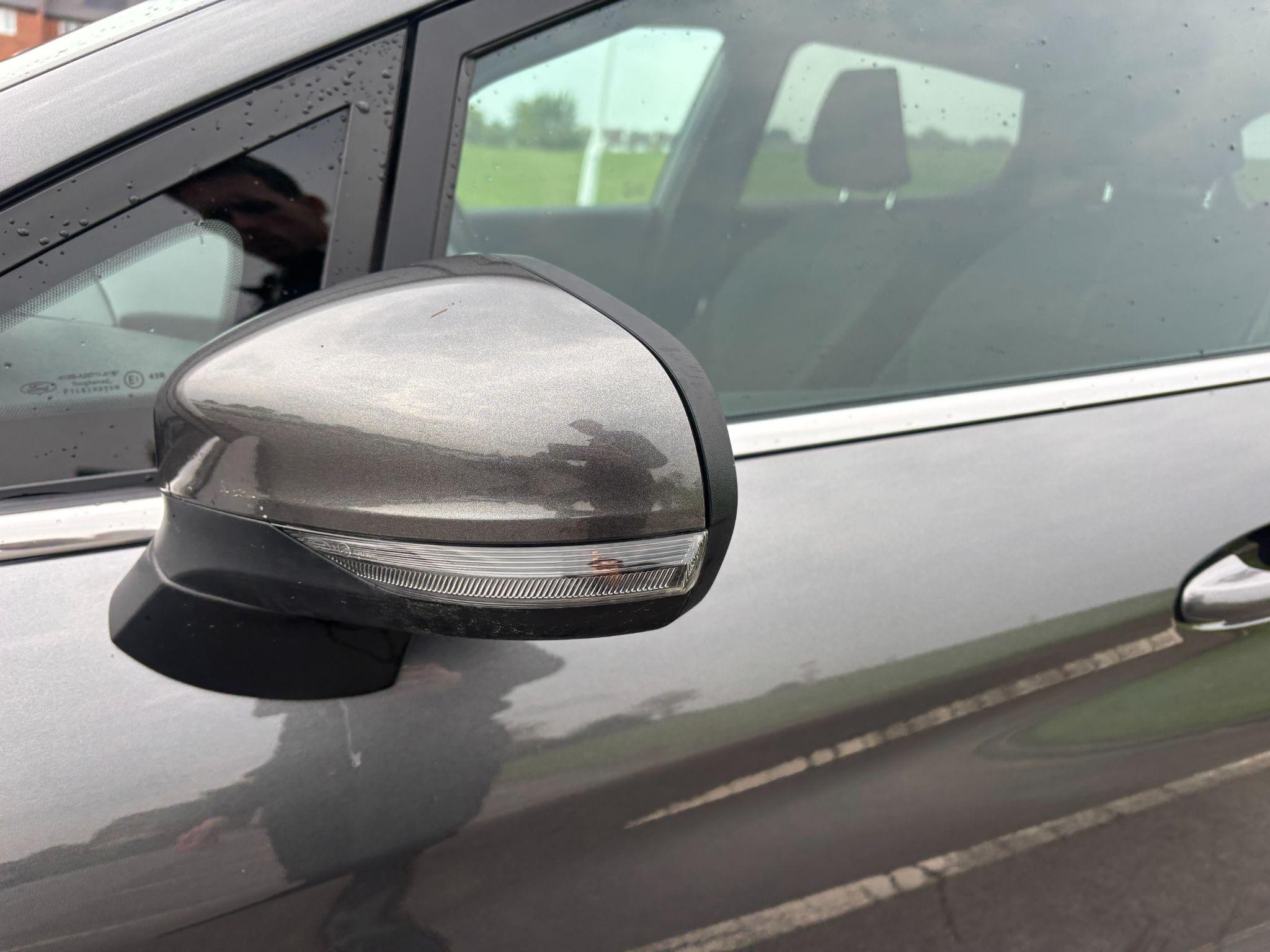 Ford Fiesta Image 32