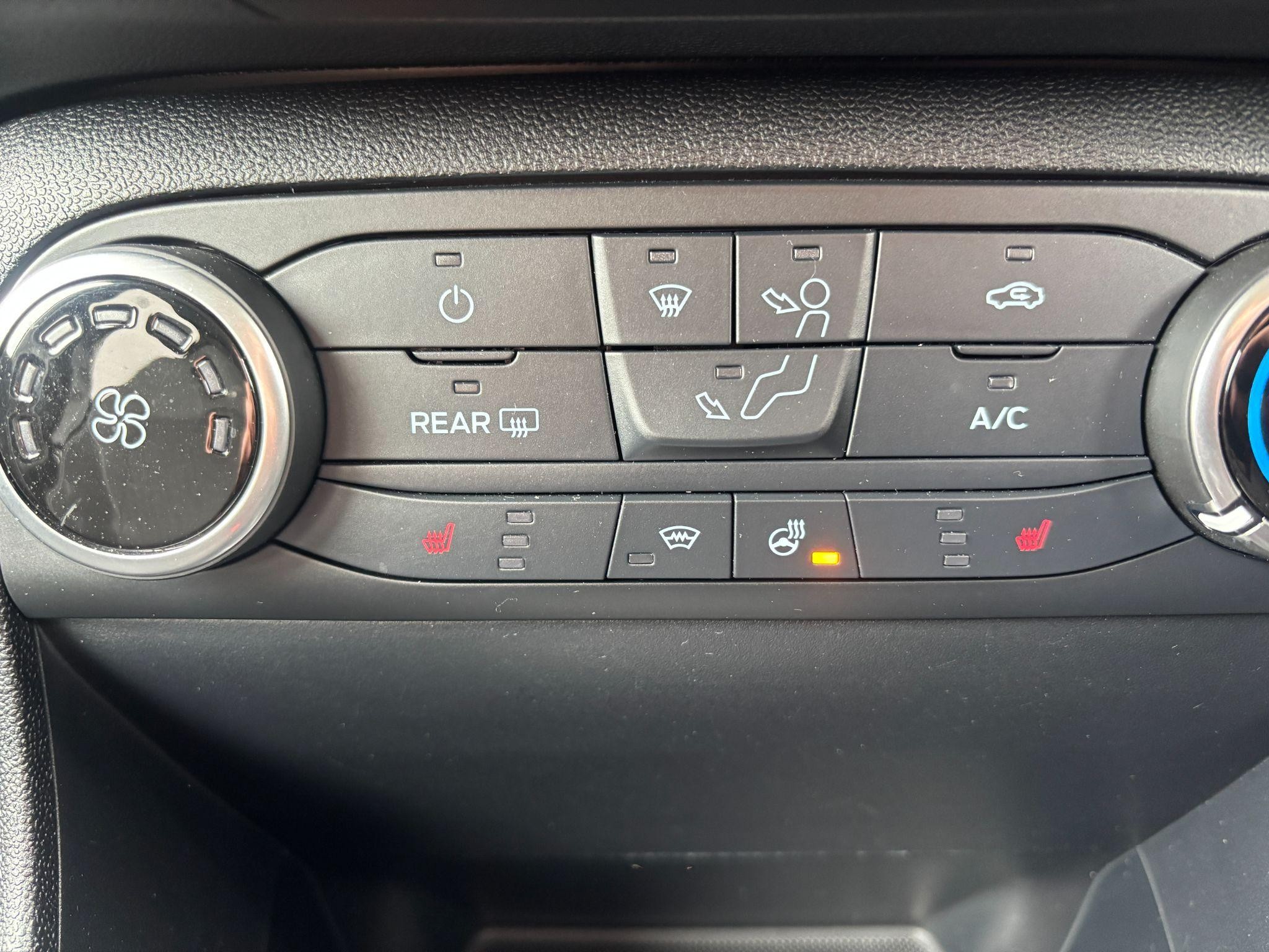 Ford Fiesta Image 42
