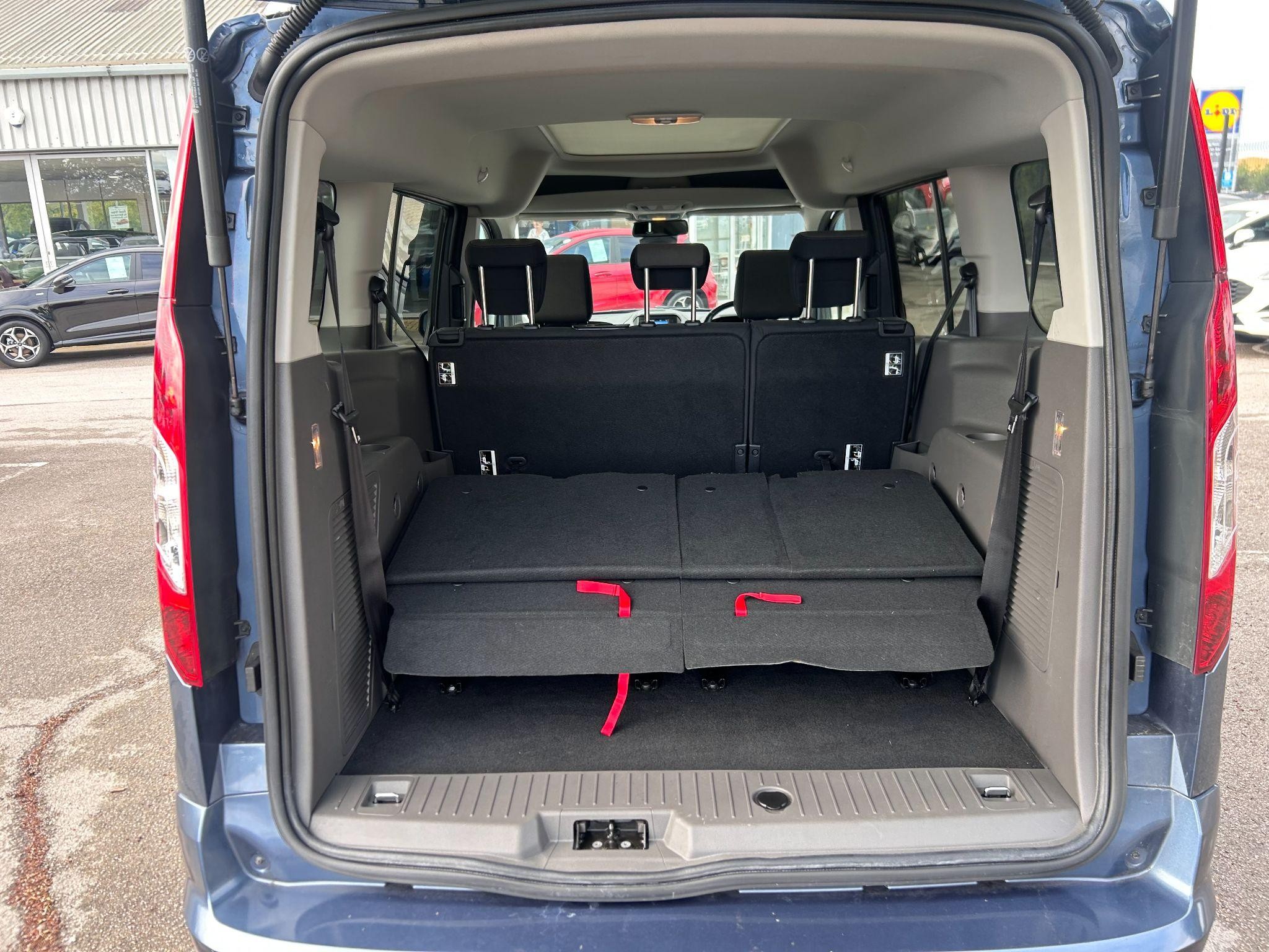 Ford Grand Tourneo Connect Image 9