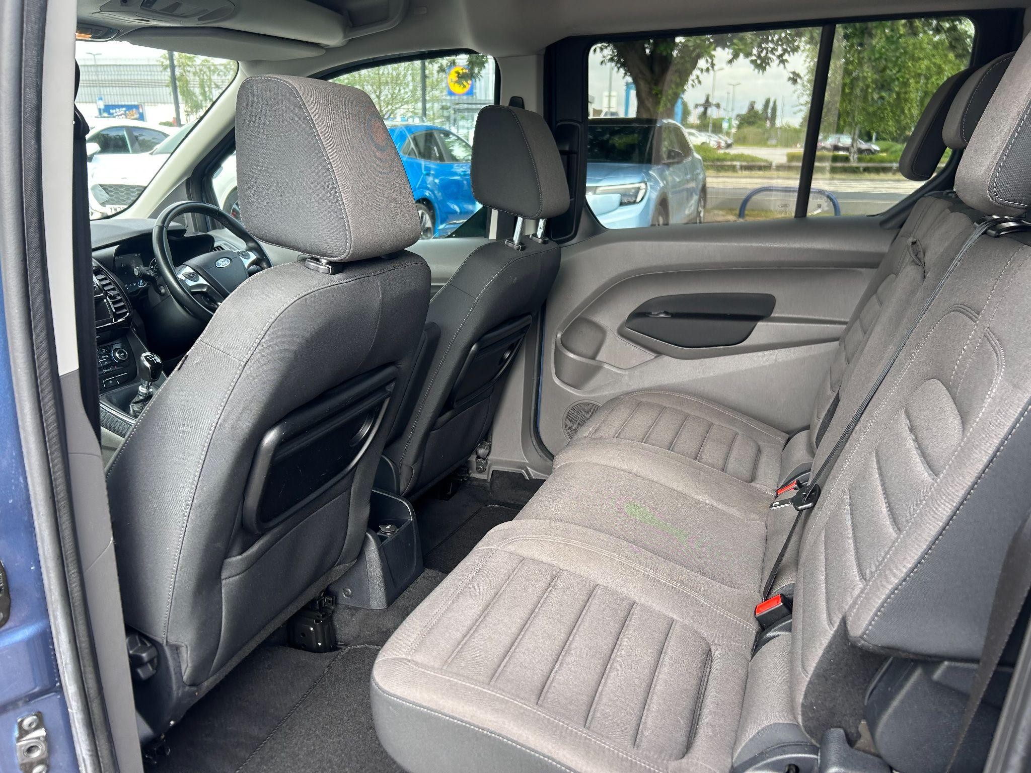 Ford Grand Tourneo Connect Image 23