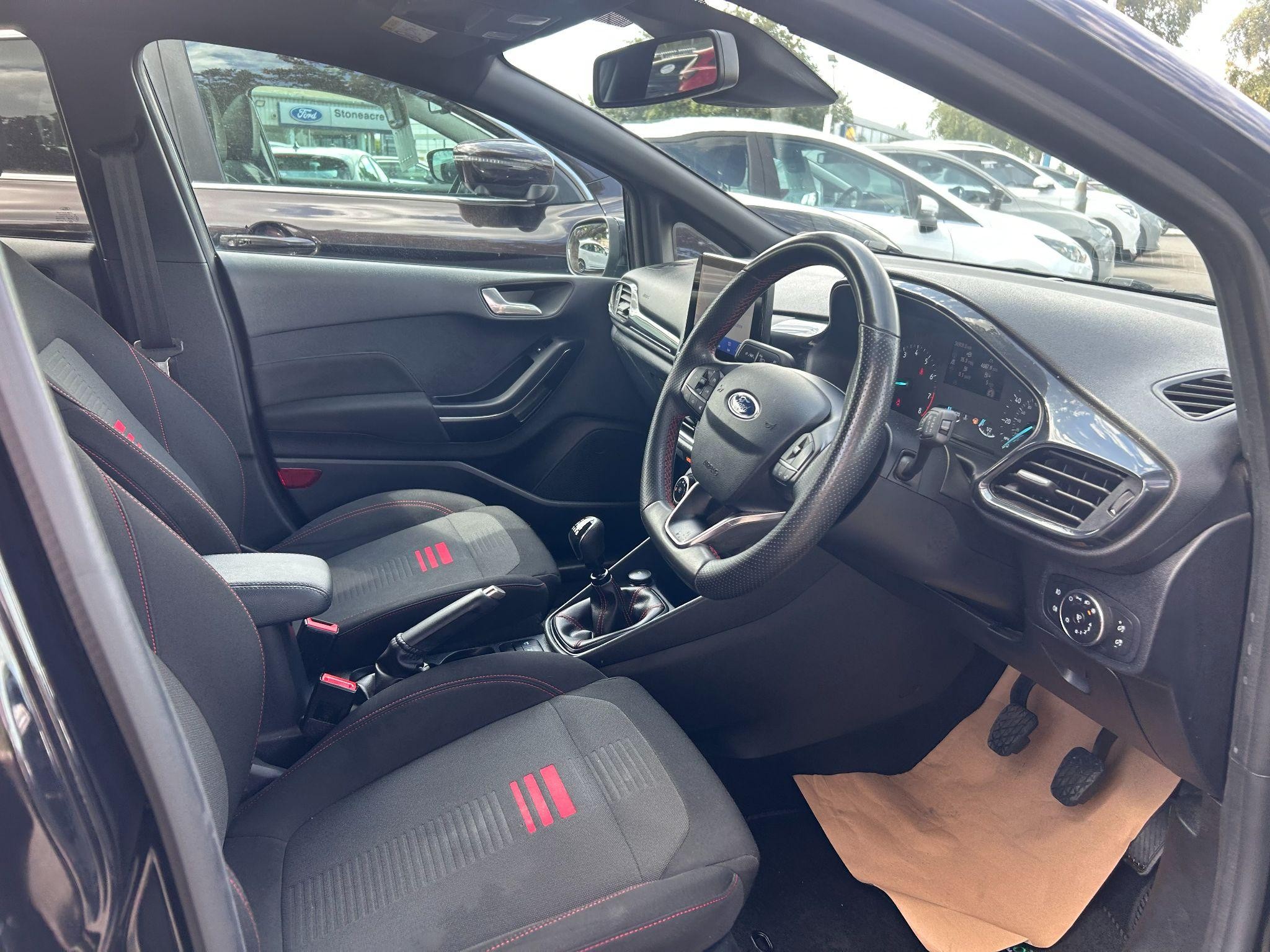 Ford Fiesta Image 11