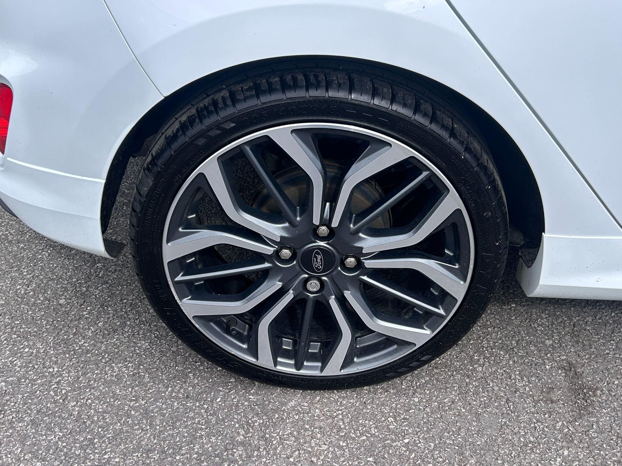 Ford Fiesta Image 11