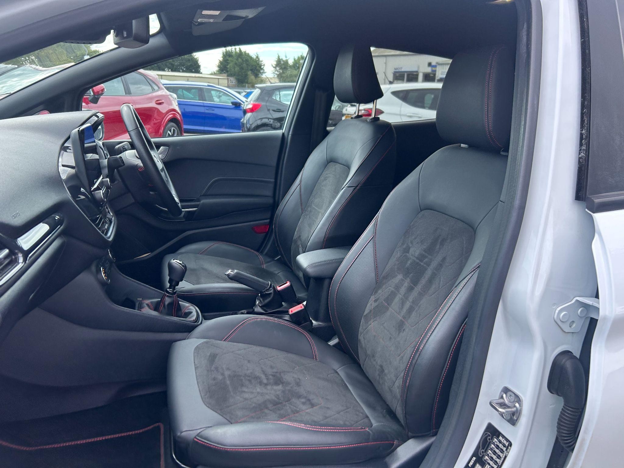 Ford Fiesta Image 23