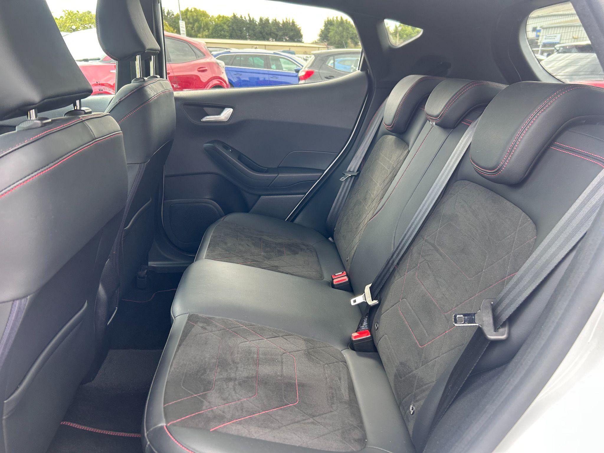 Ford Fiesta Image 25