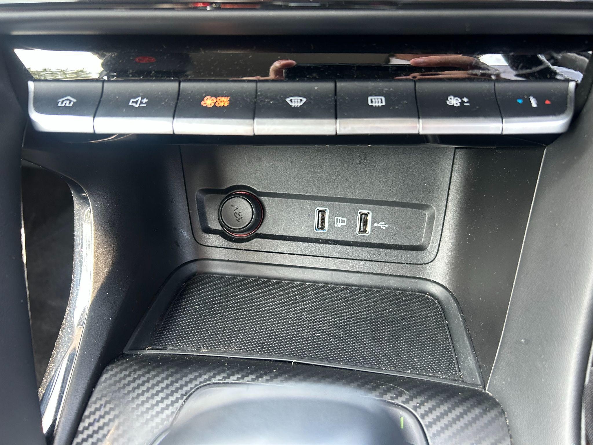 MG ZS Image 21