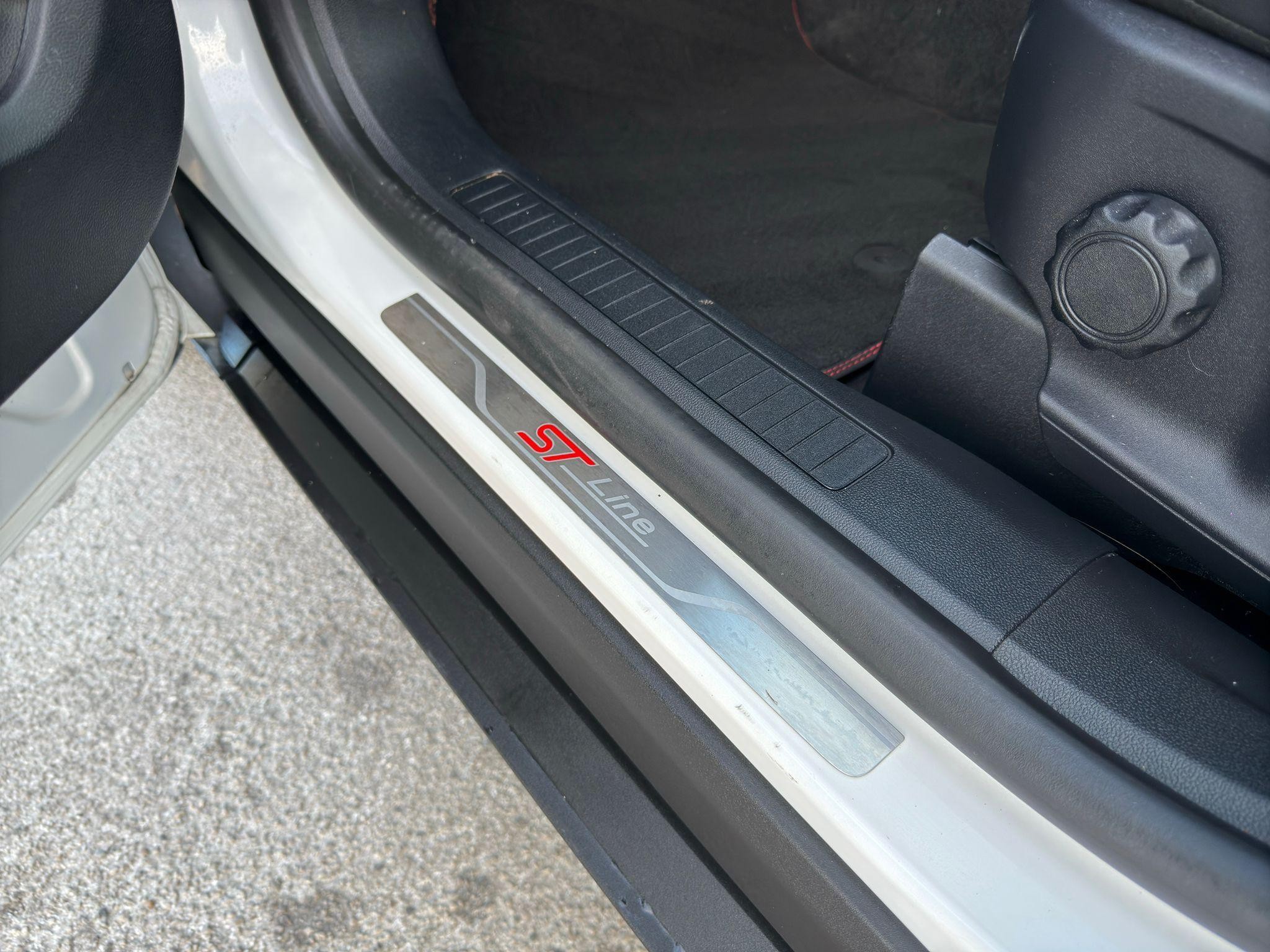 Ford Kuga Image 20