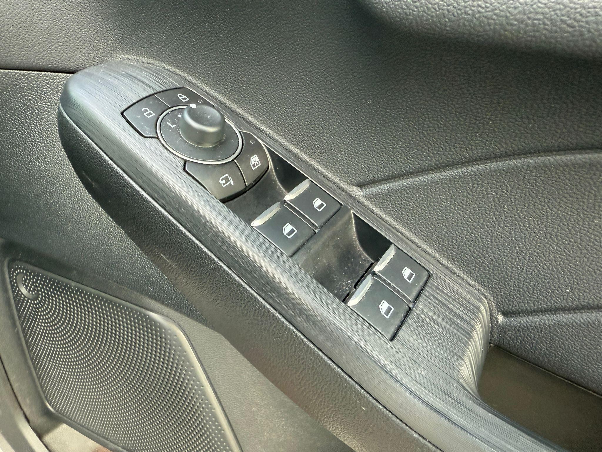 Ford Kuga Image 22