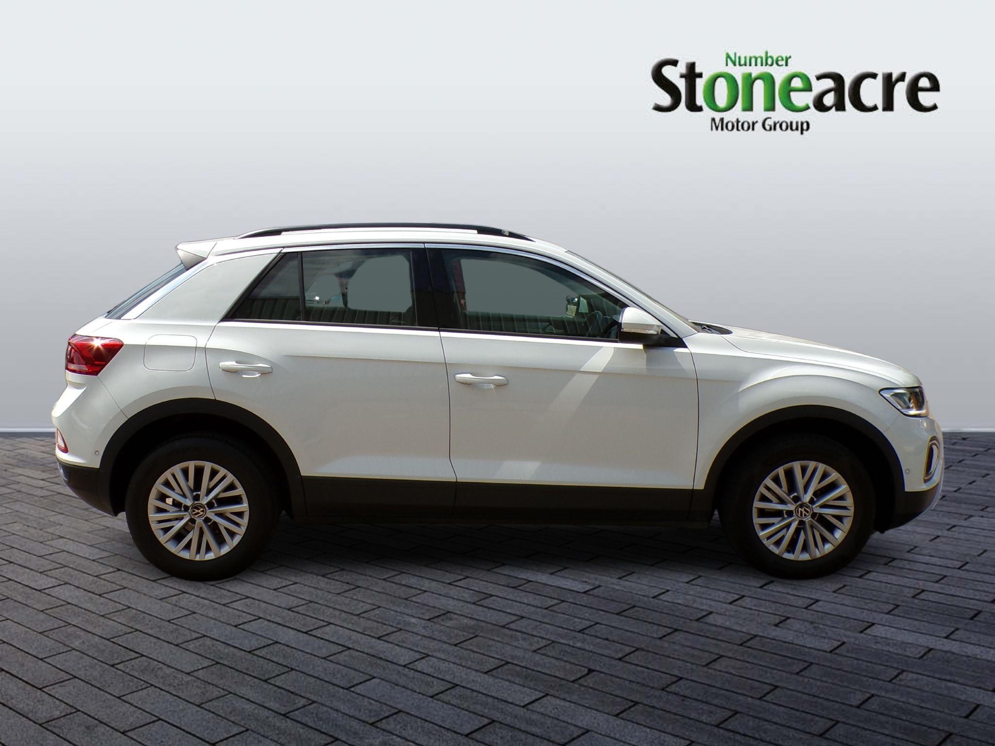 Volkswagen T-Roc Image 2
