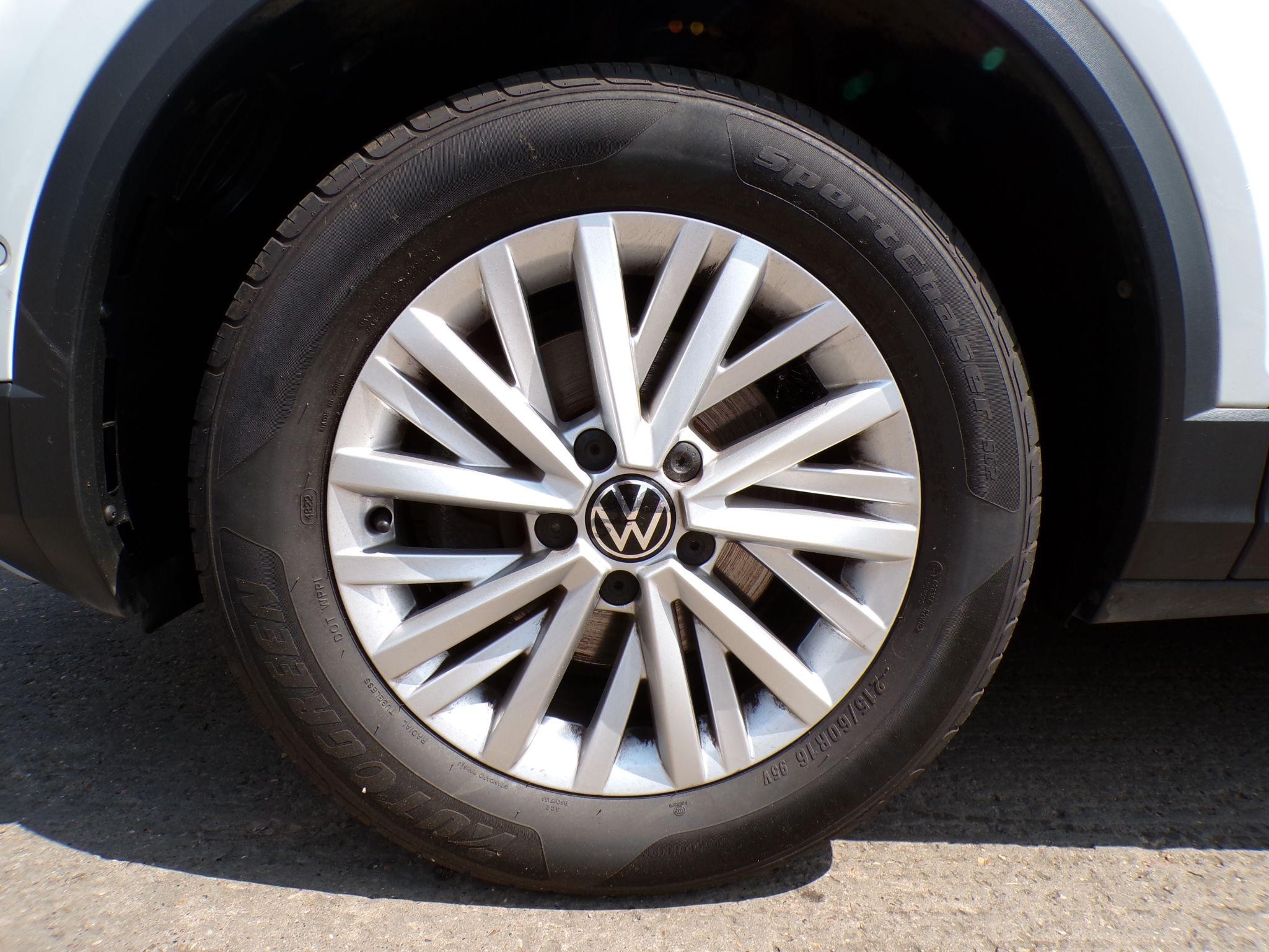 Volkswagen T-Roc Image 9